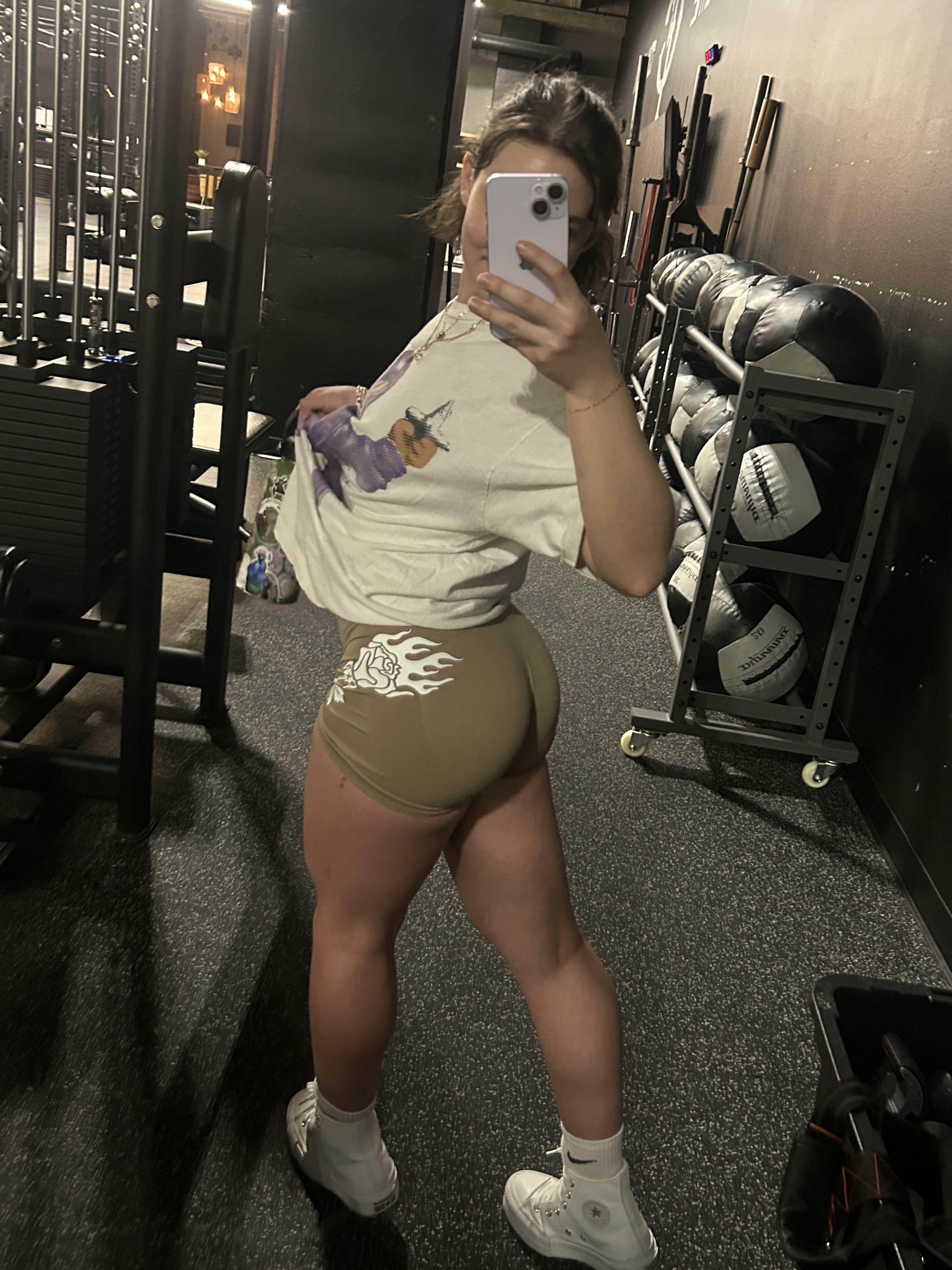 Happy hump day from my booty pump!