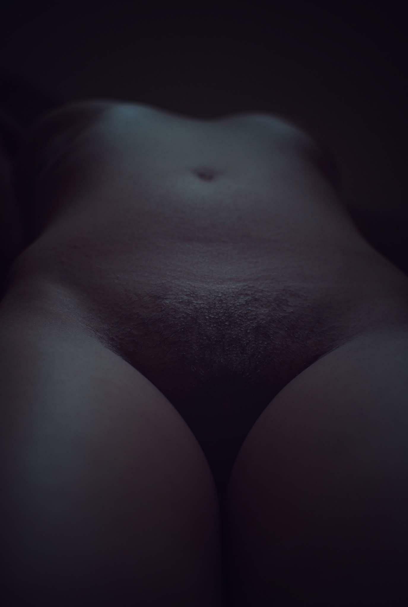 Low light pussy