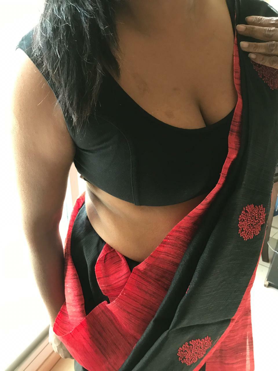 (F) I doubt if this will get any upvotes... but still wanted to post in my sultry sari for.the ones with awesome imagination.