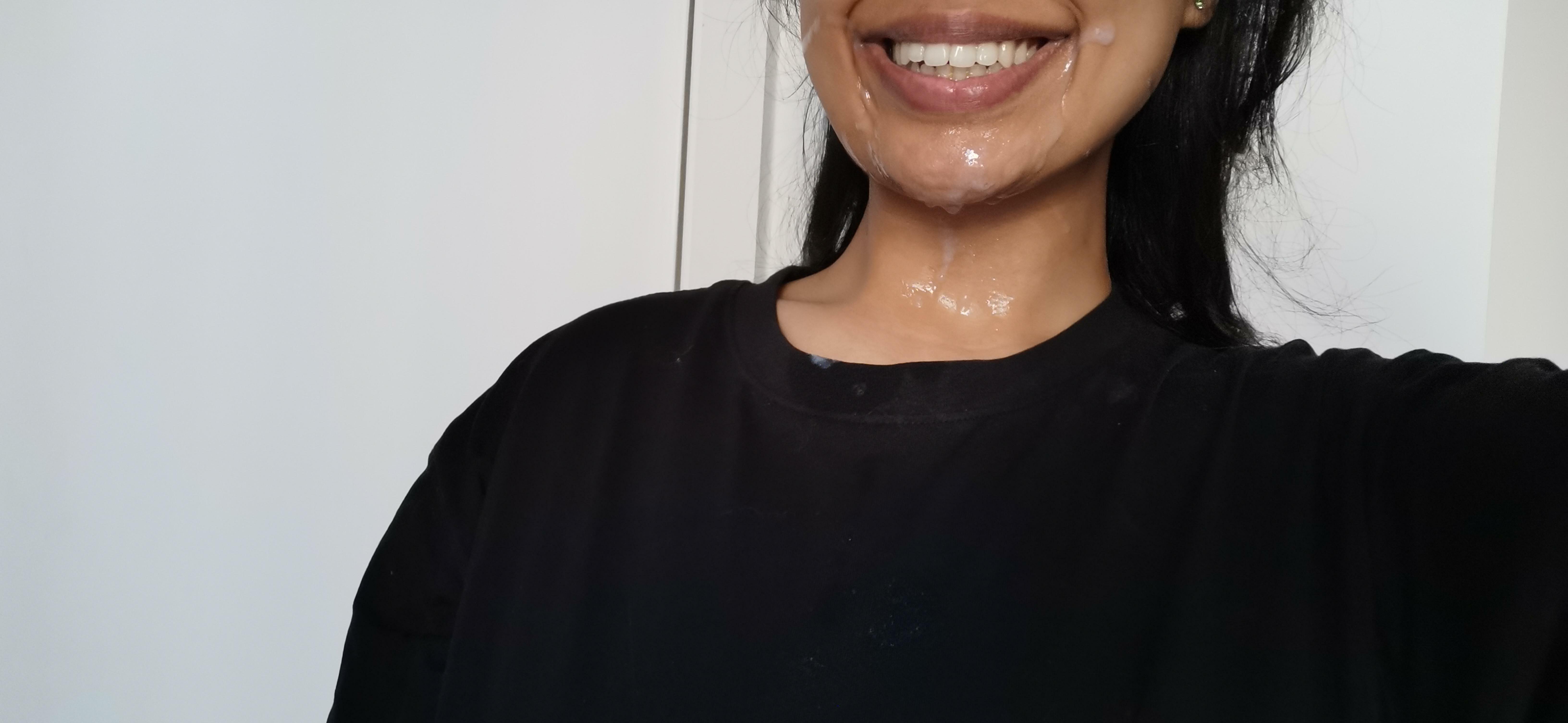 I love it when my bull cums on my face, look how happy I am ðŸ˜ (F)