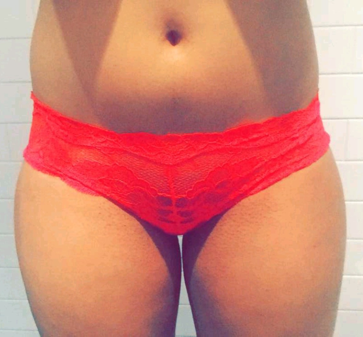 I (F)eel so turned on in red panties