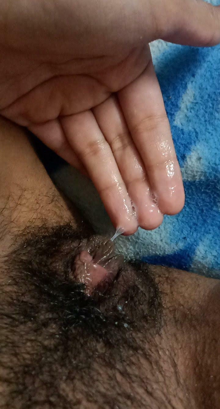 Do you mind hair on a sloppy brown pussy? ??