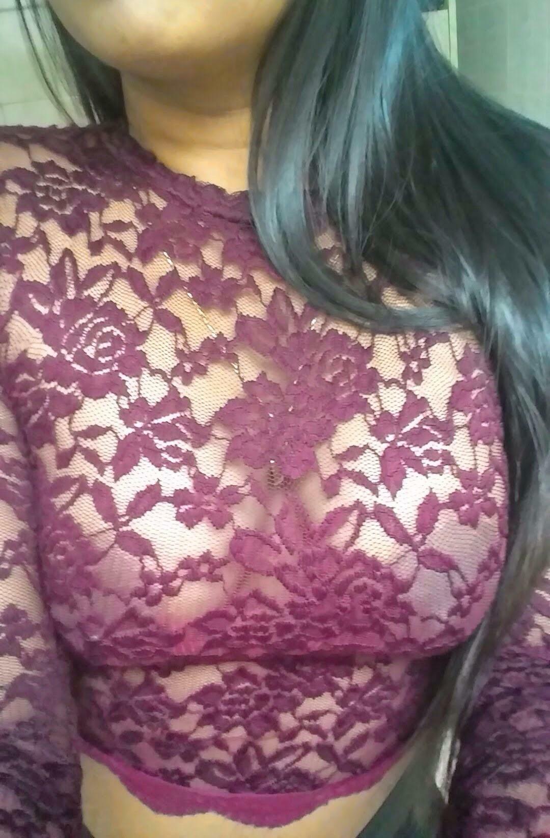 (F) wanna see them tits ?