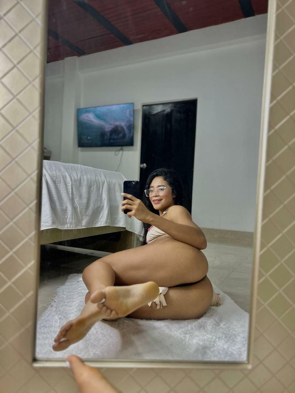 I know you like feet as well, admit it...