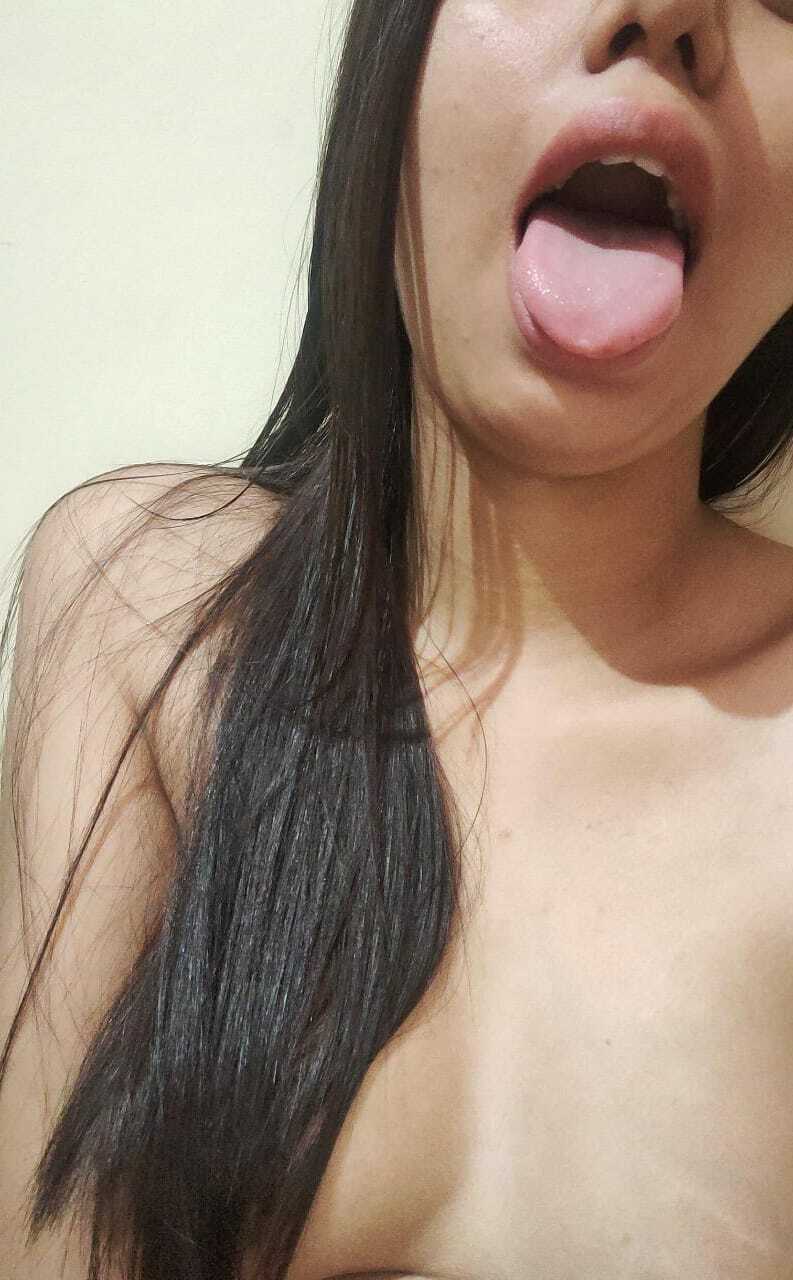 Tributes are welcome (f)