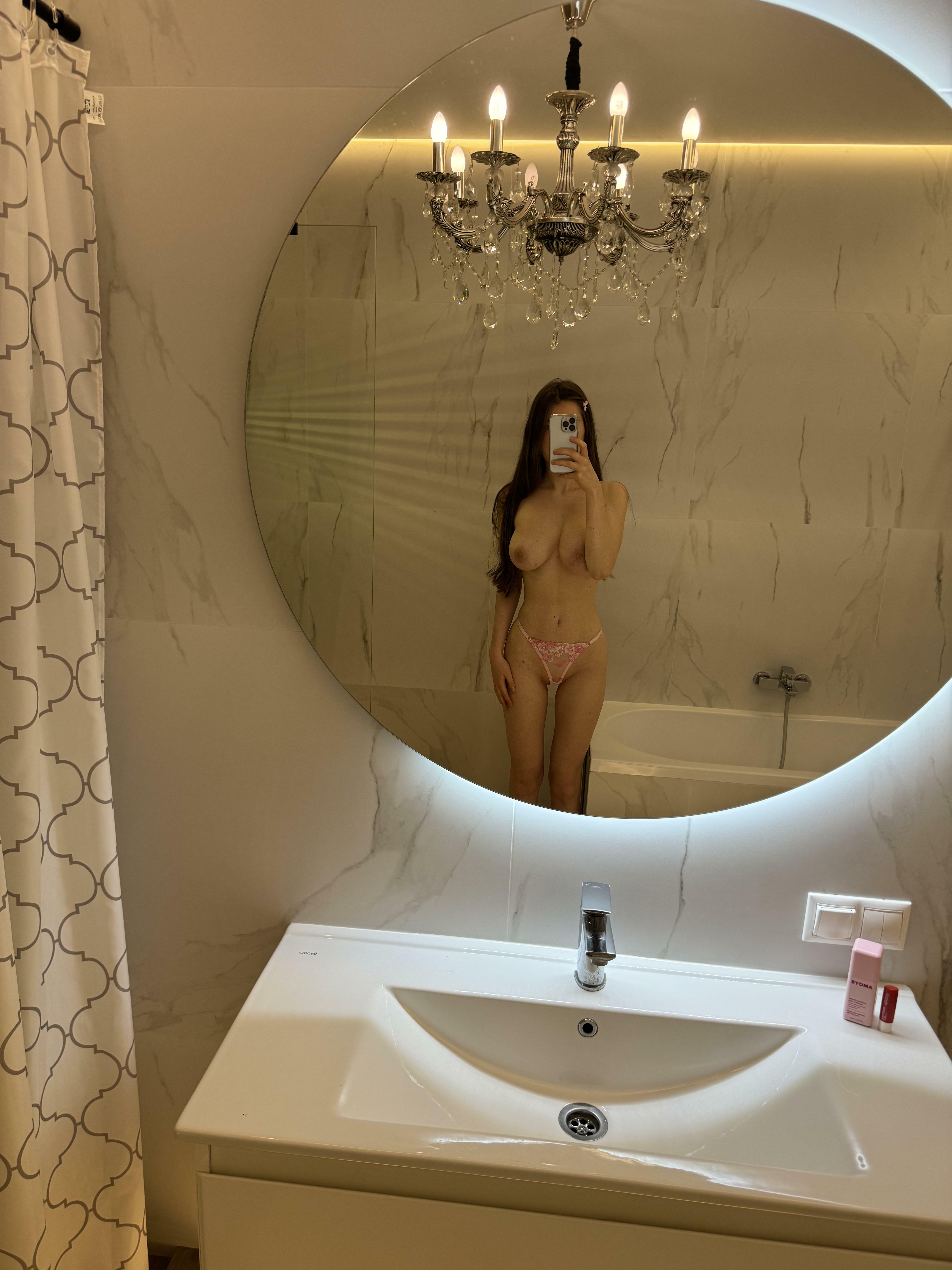 seeing someone as beautiful as me, what's the first thing that would come to mind?