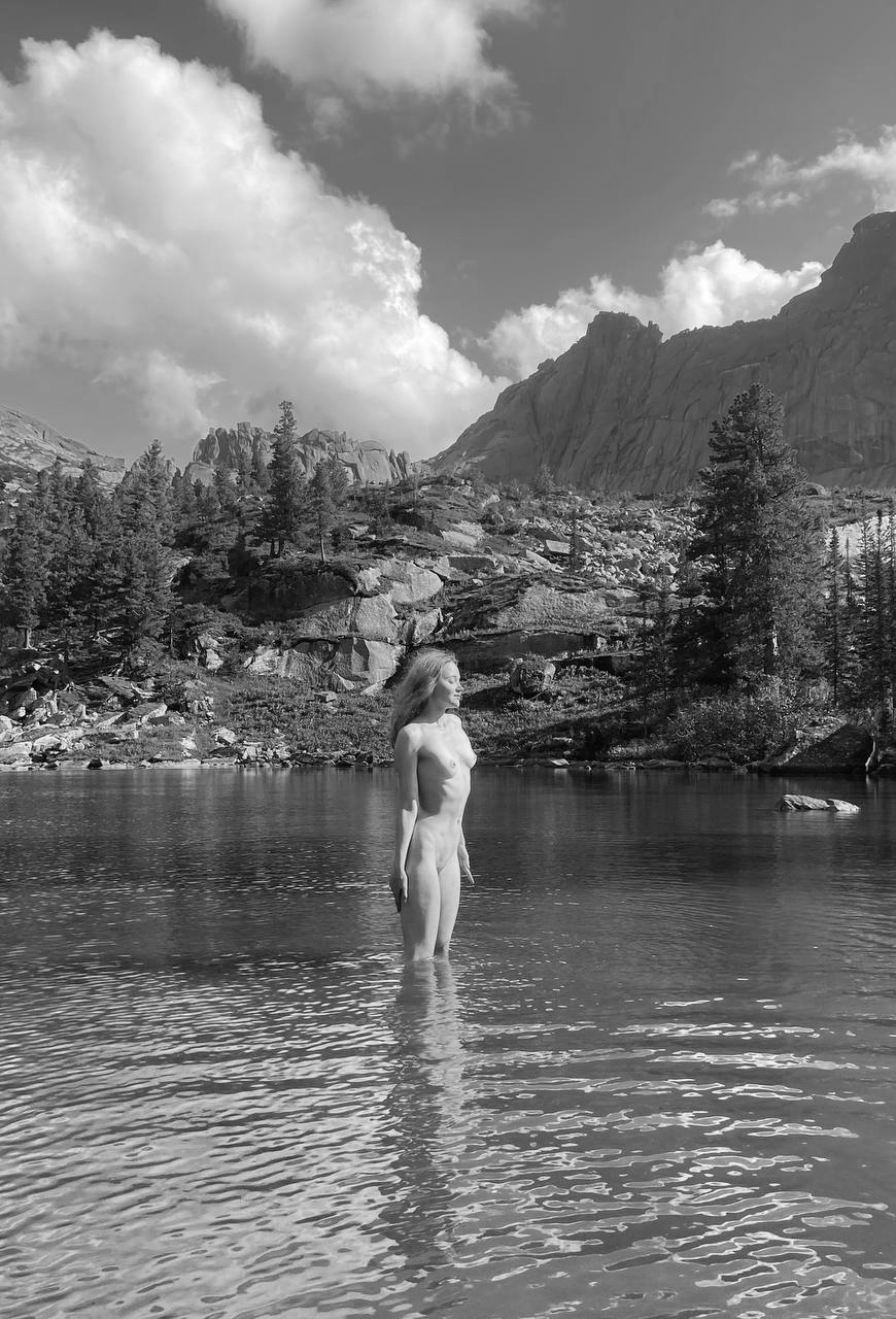 I undressed on a public lake. My little boobs look great outdoors, don't you agree?