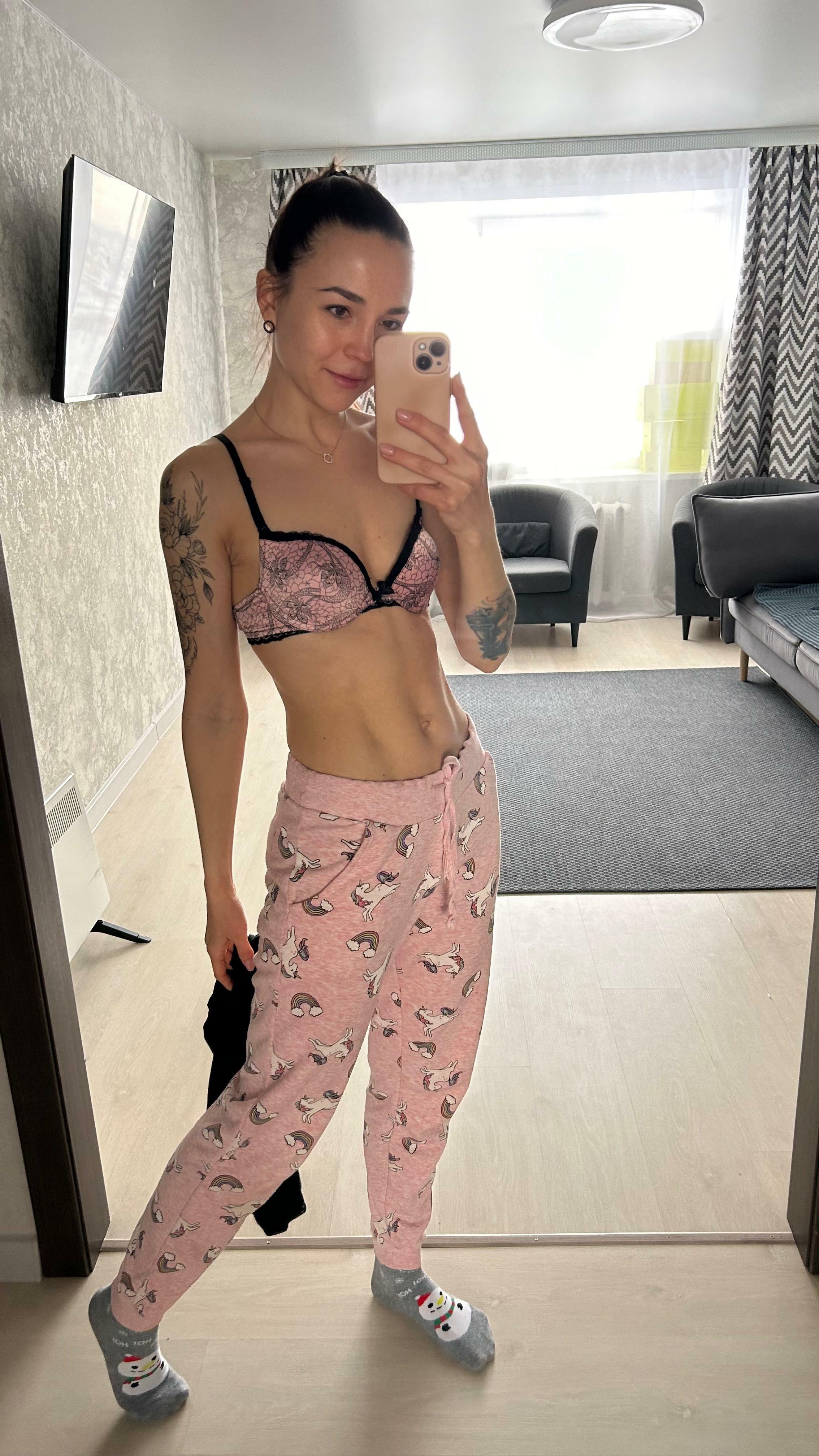 Cute abs with the cutest titties