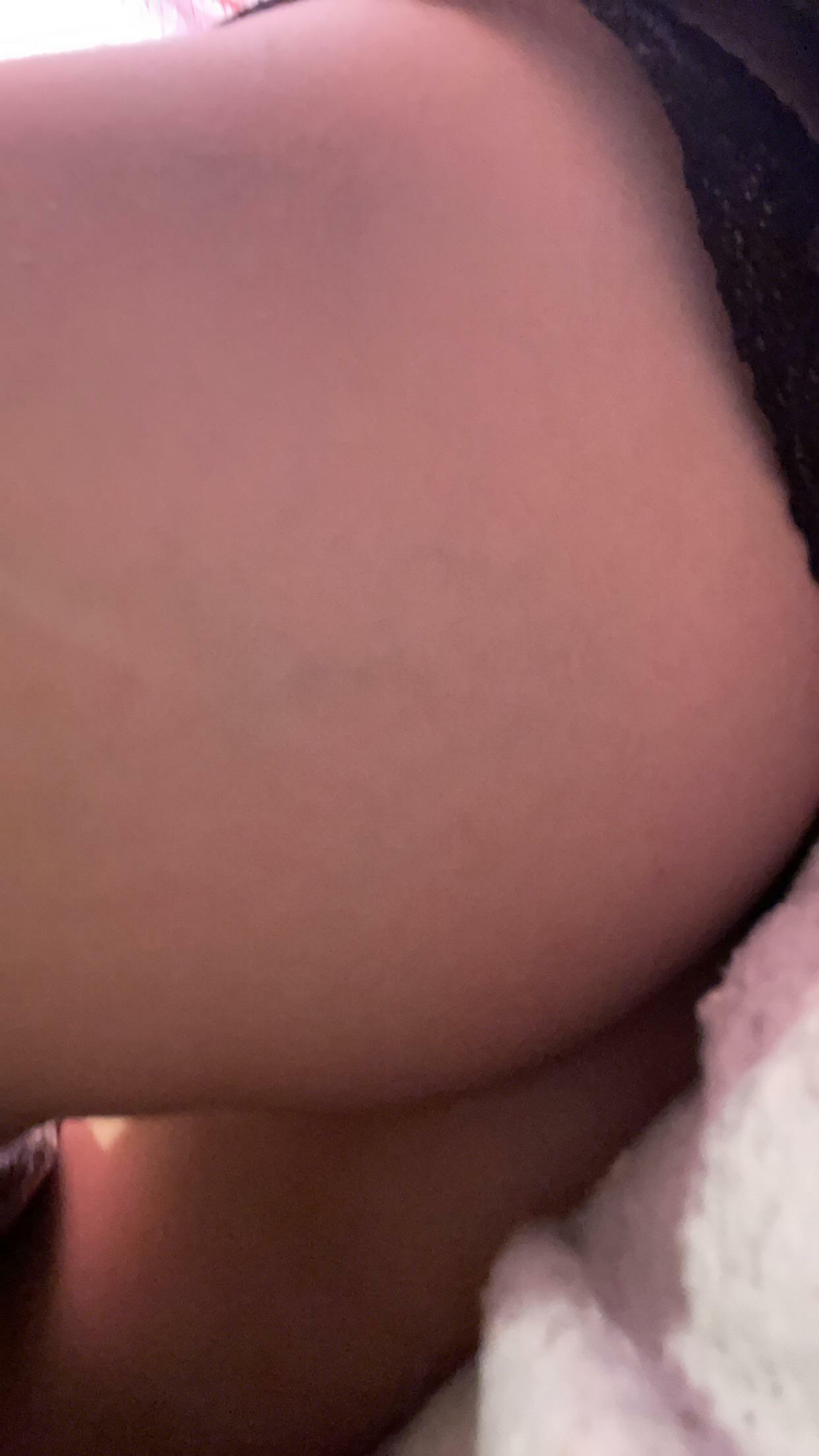 Peachy view with teasy thighs