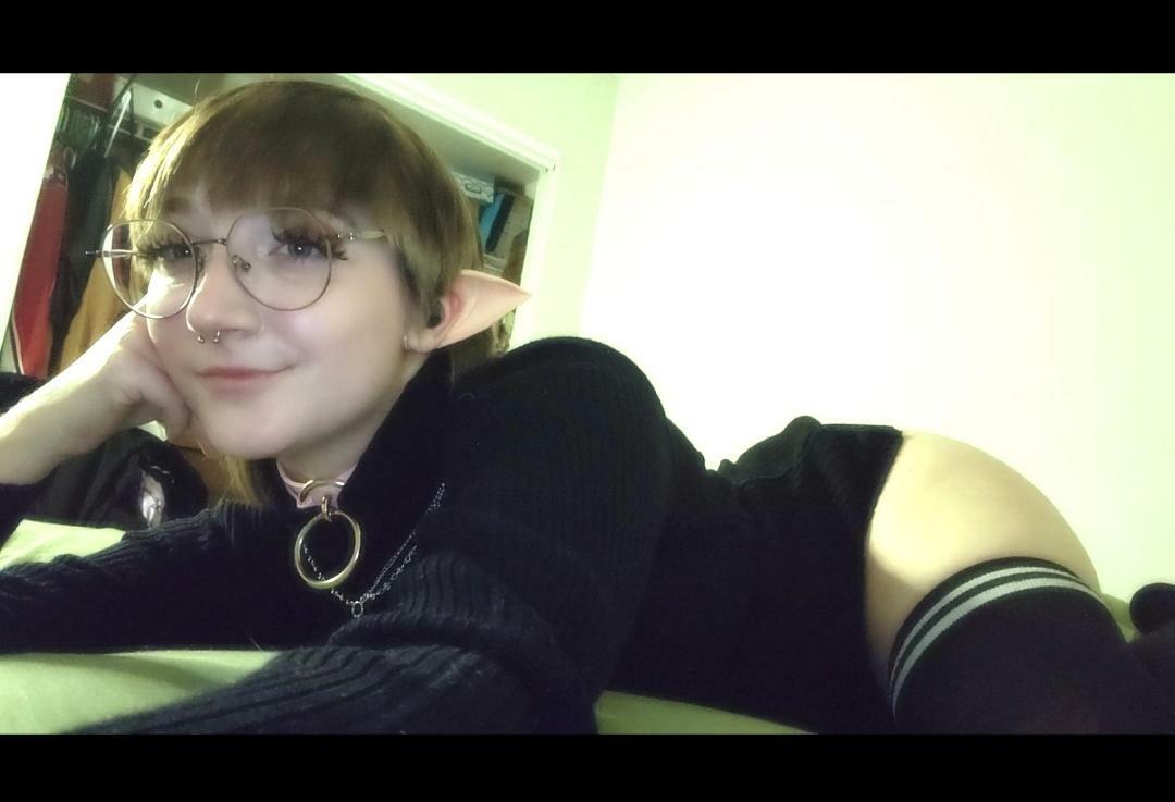 I fit in your pocket :3