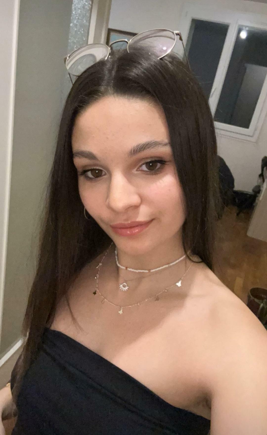 F19 Looking for a daddy :3