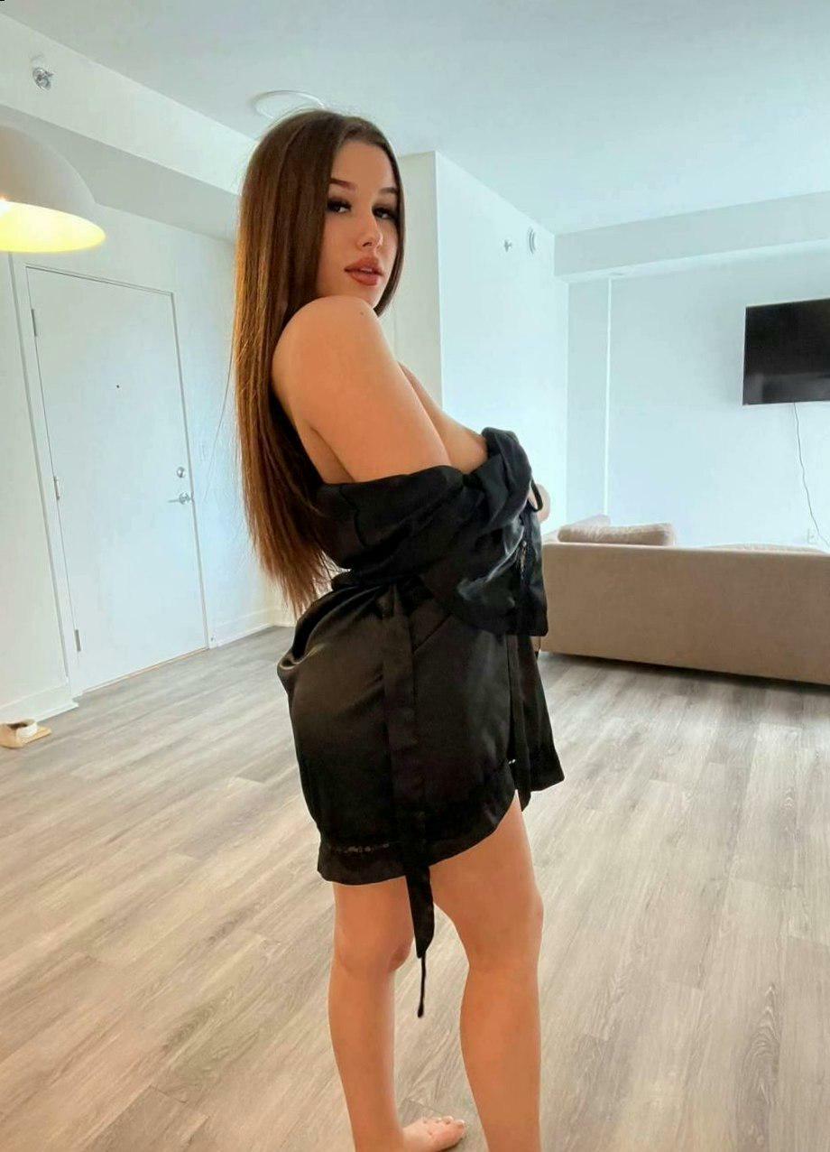 Would you play with an extra small beauty?