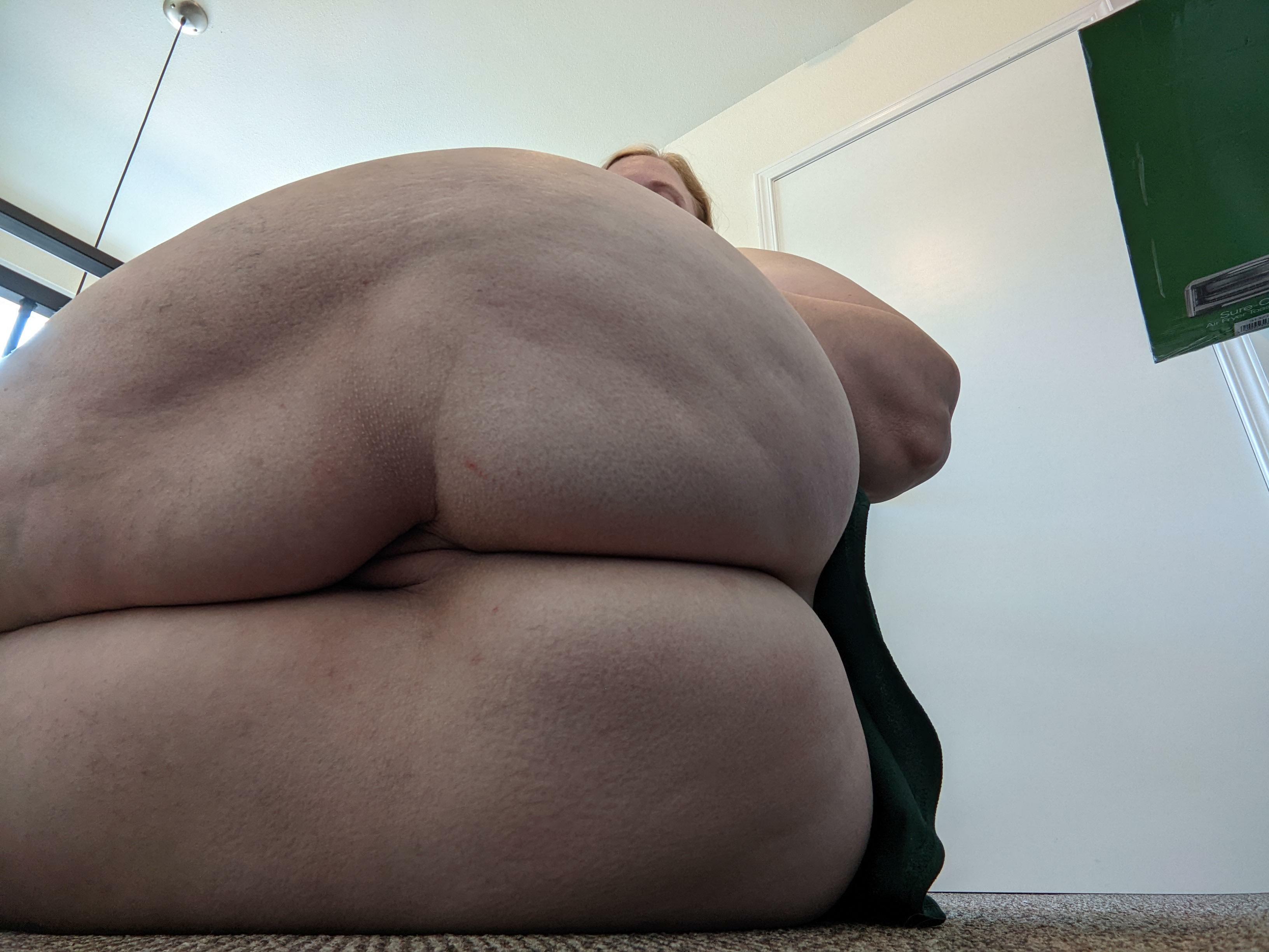 Spread these cheeks and slide in