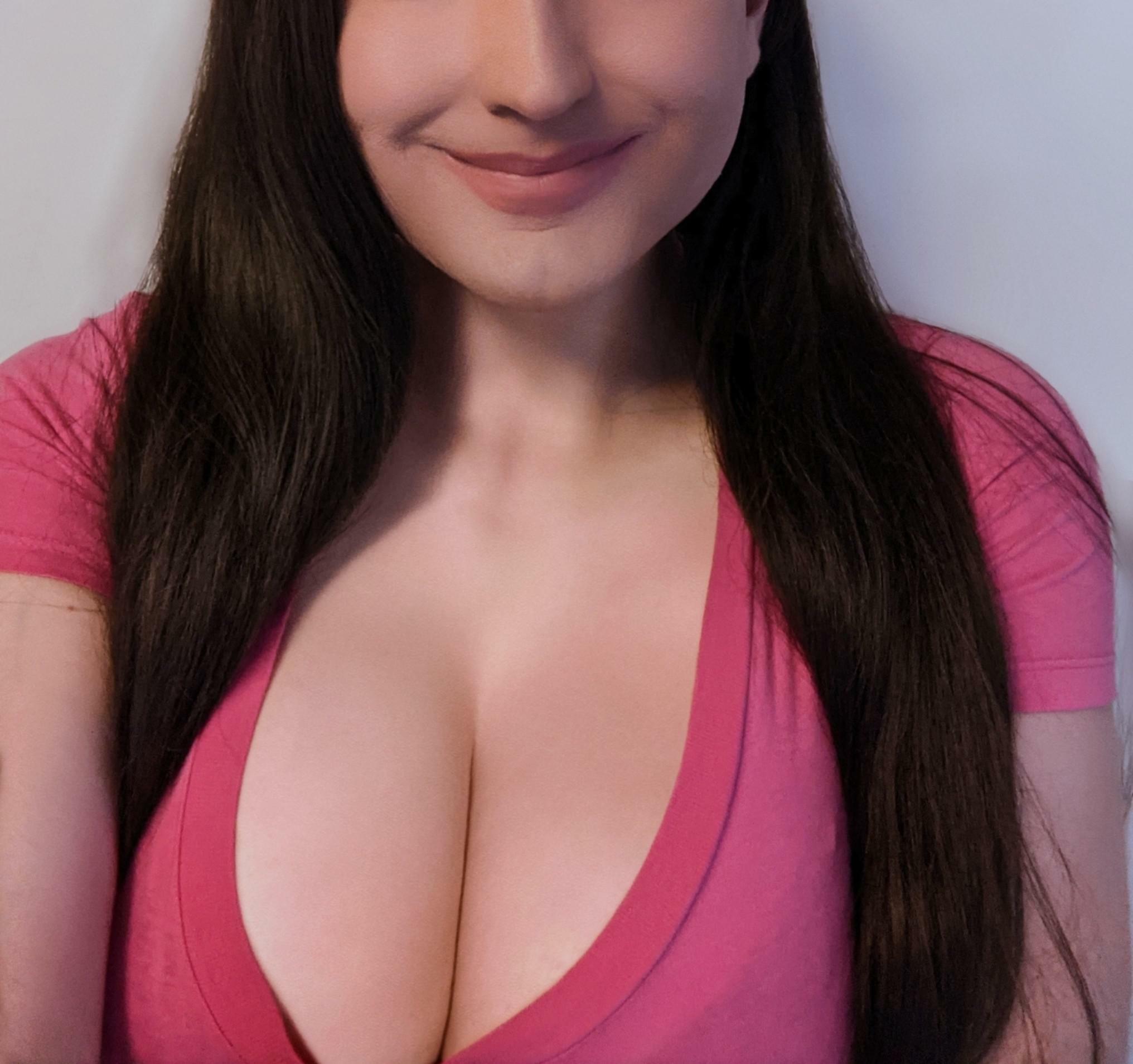 Do you want to tittyfuck my cleavage?