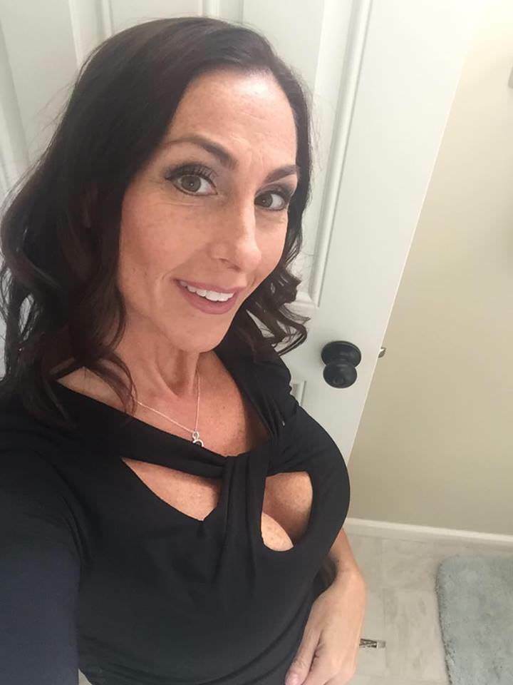 MILF cleavage