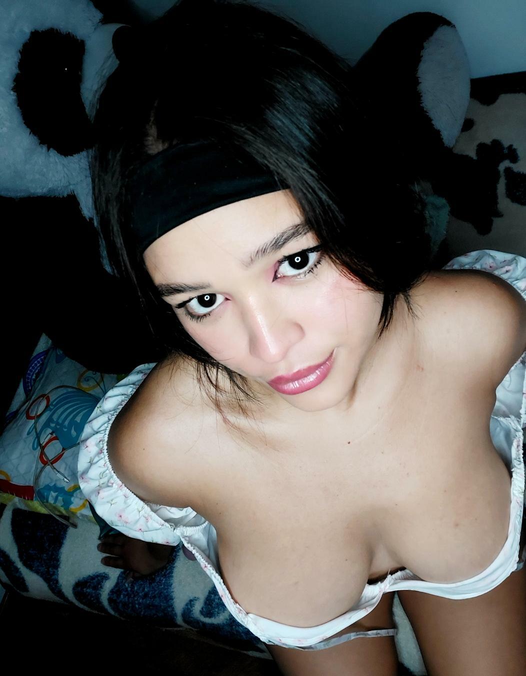 That's right, I'm looking into your eyes as I slowly descend ?