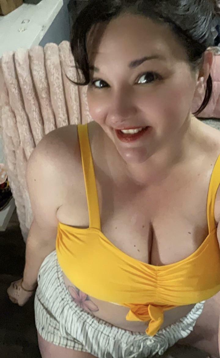 Cleavage Queen
