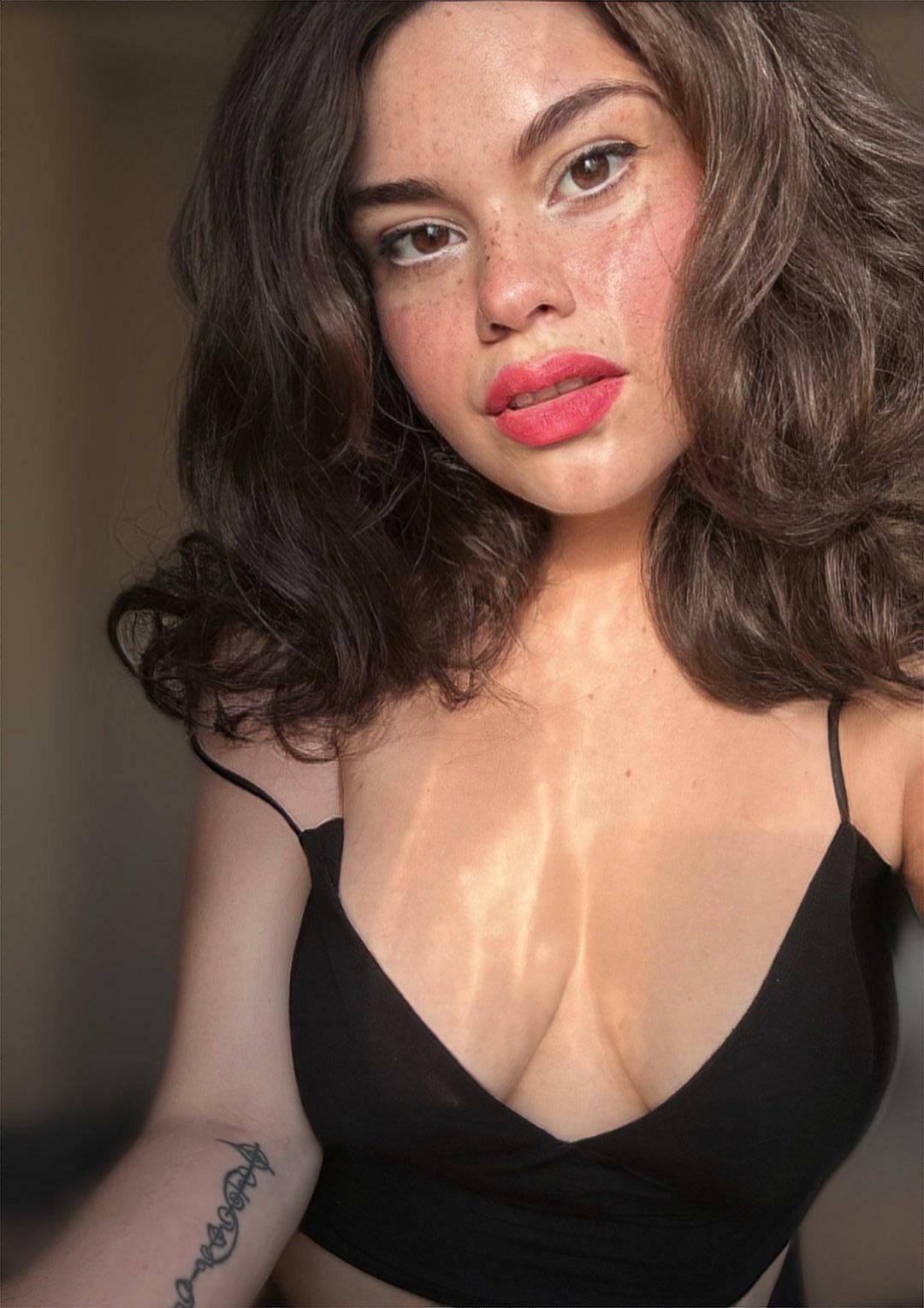 Keep eye contact!