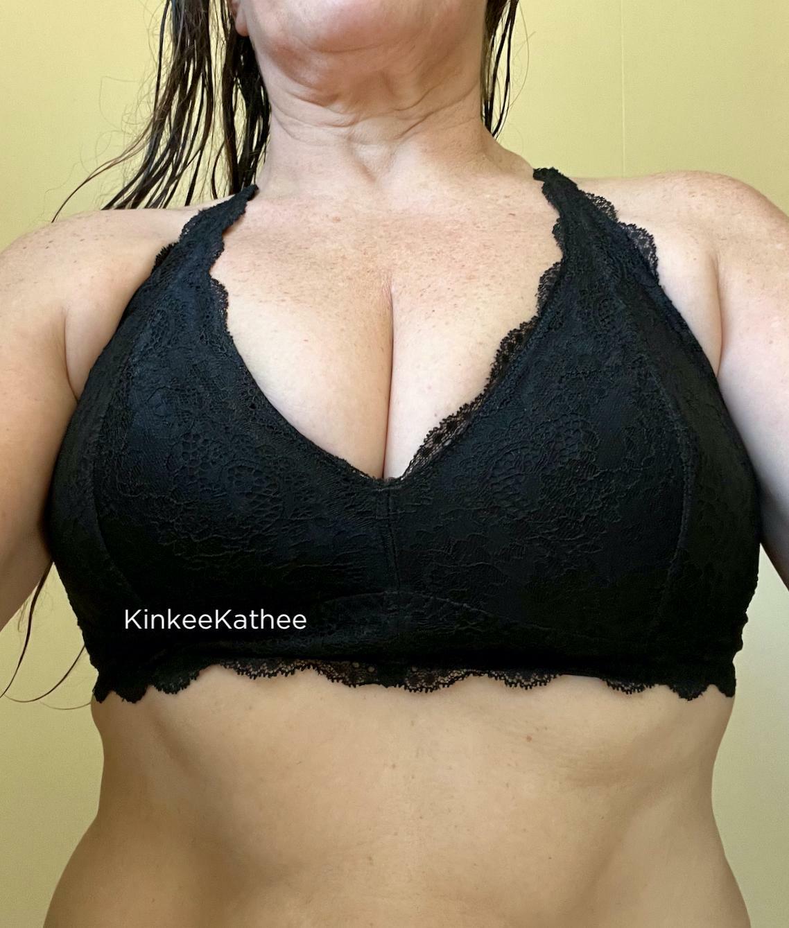 thick hippie milf in black lace bra