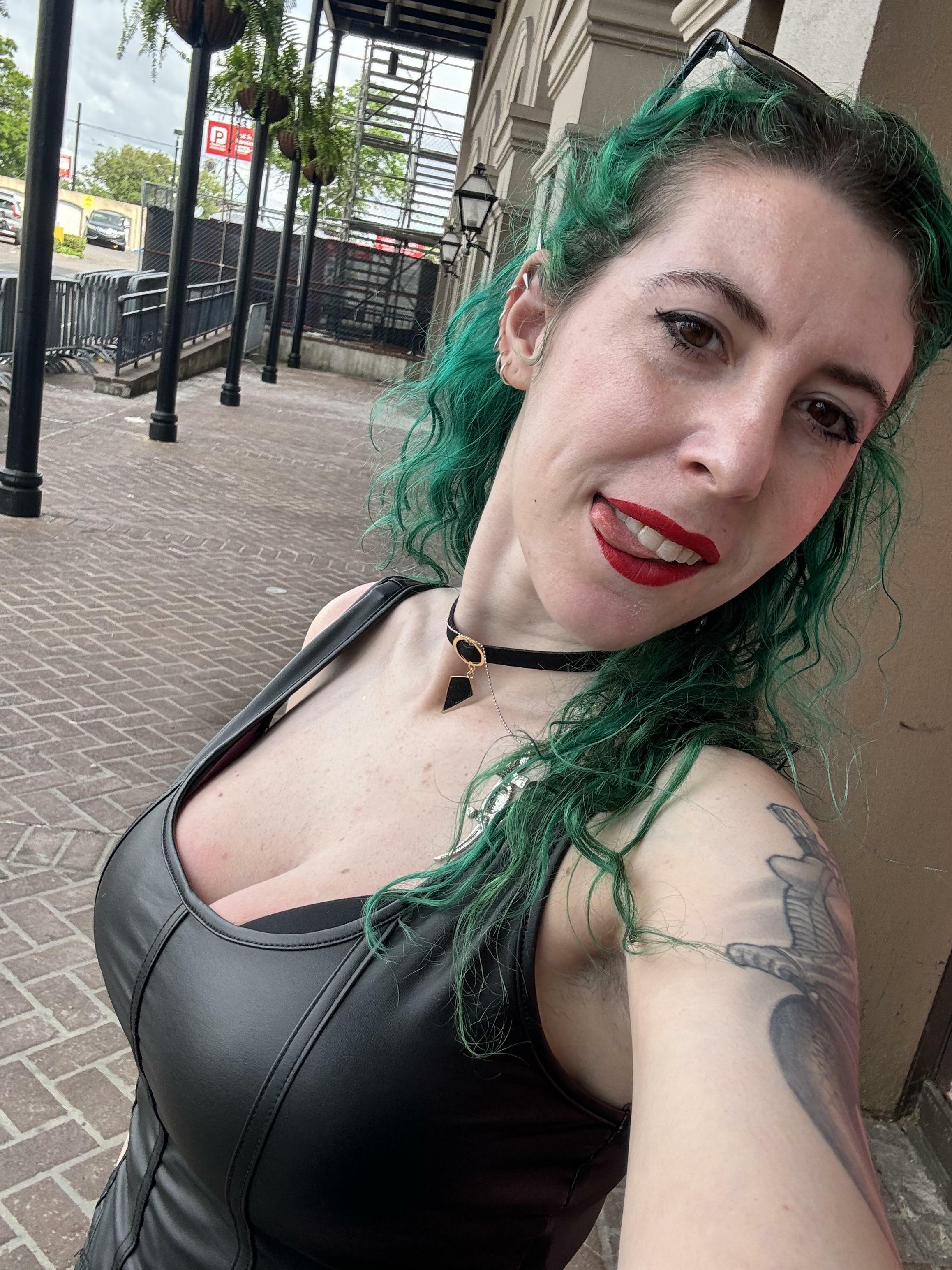 Leather cleavage