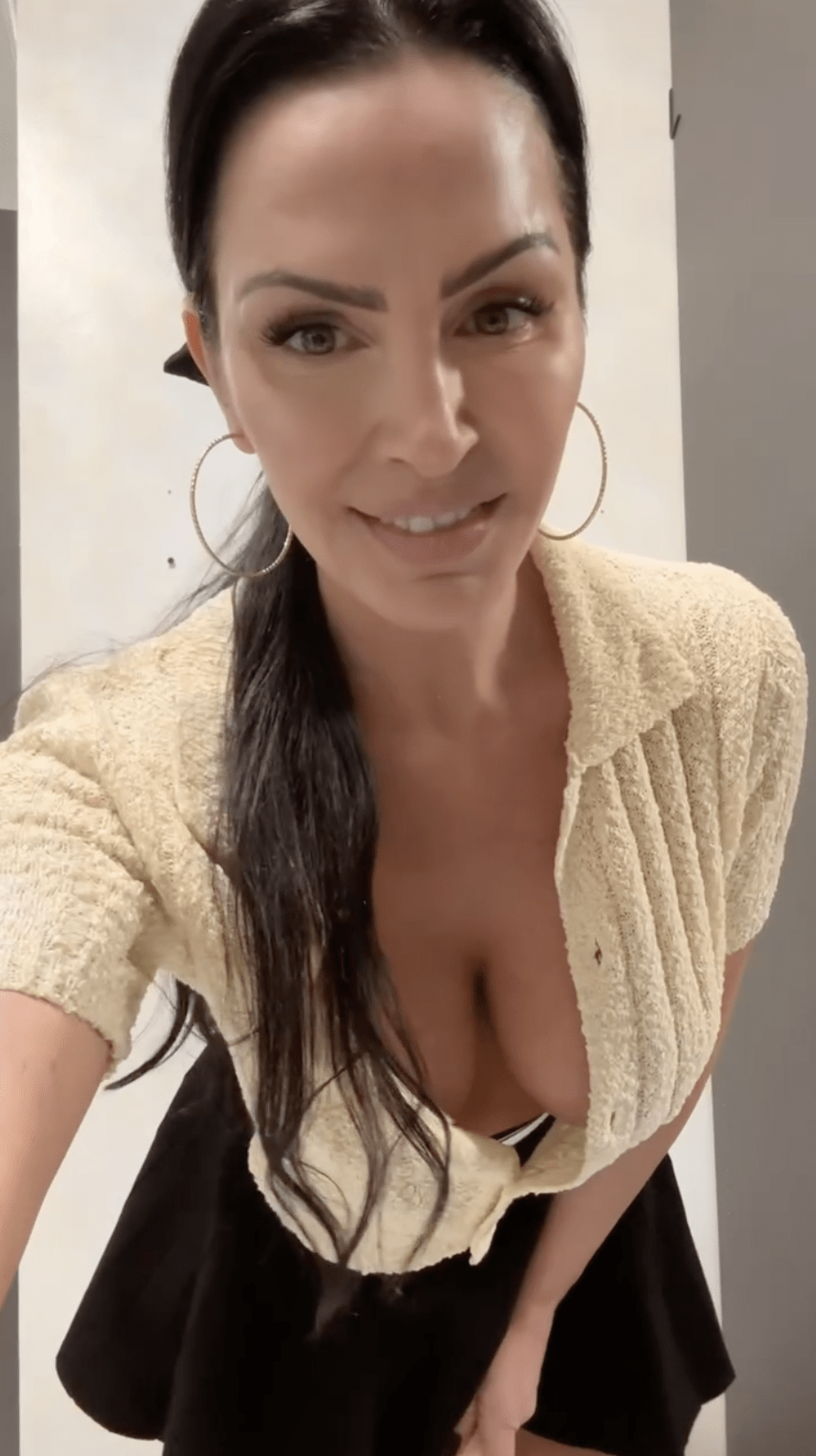 oh honey- you're not leaving the office without appreciating this good pair first 41F