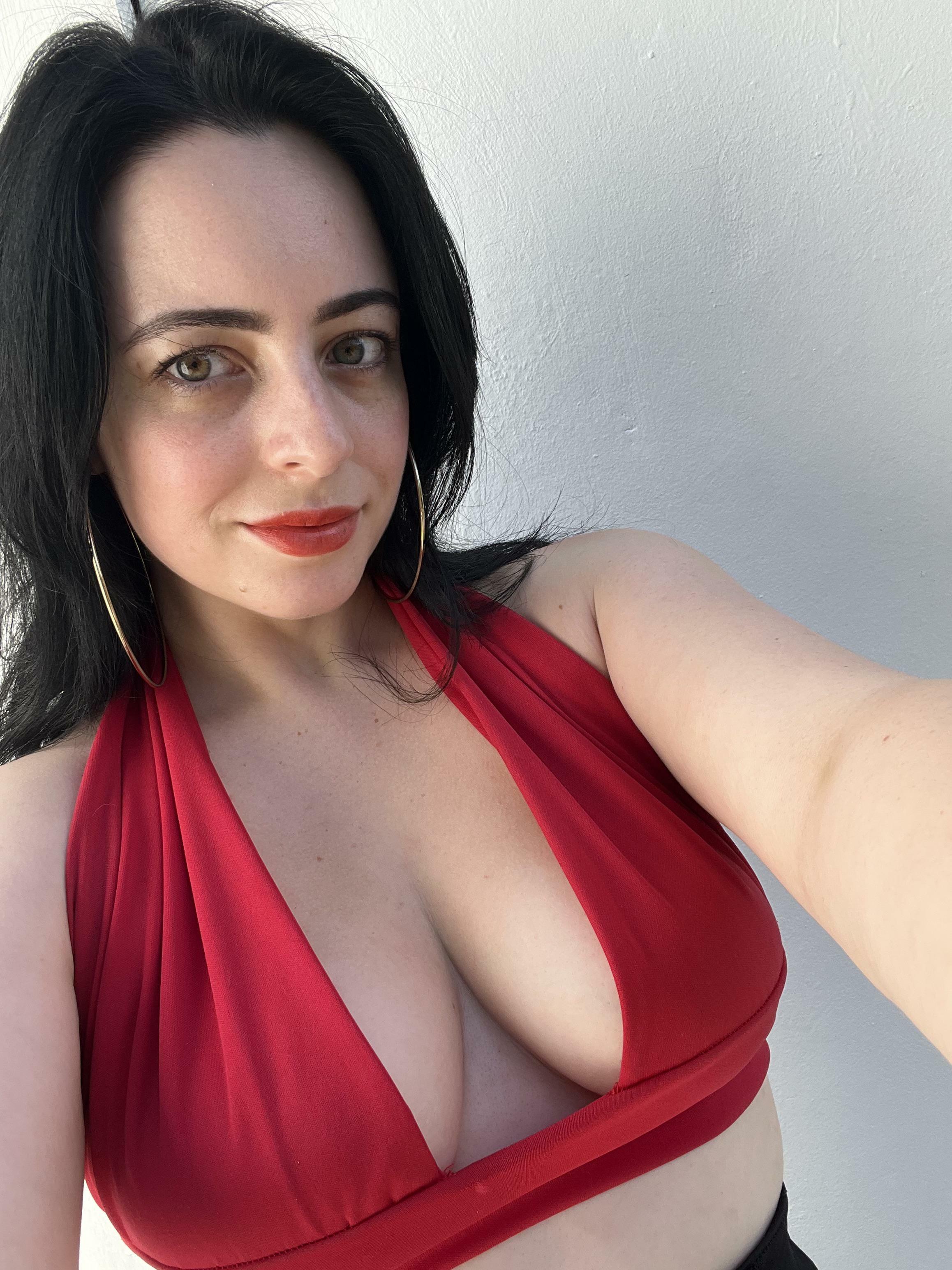 I'm like if Snow White had big natural tits!