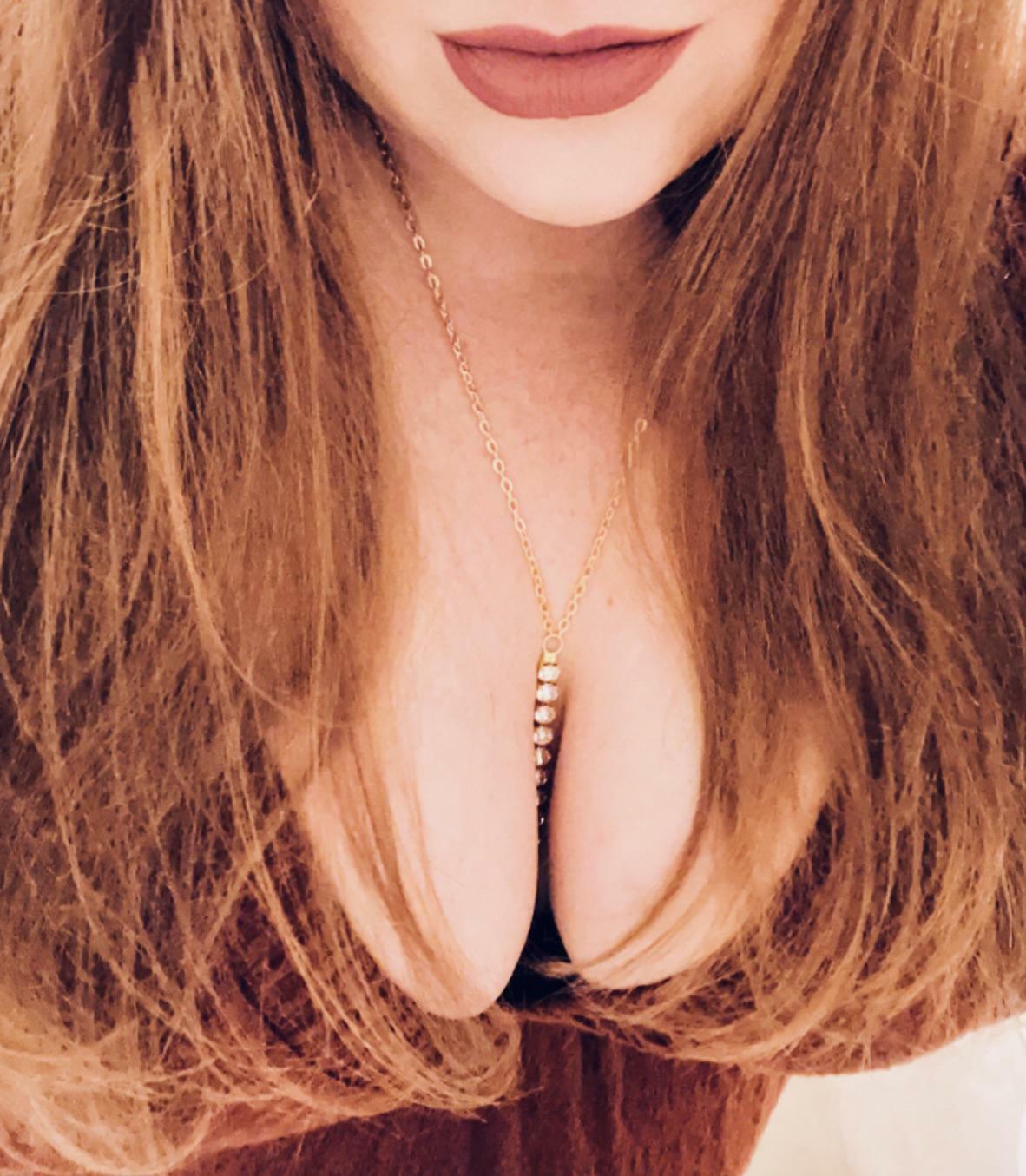 Happy Friday (32/F)