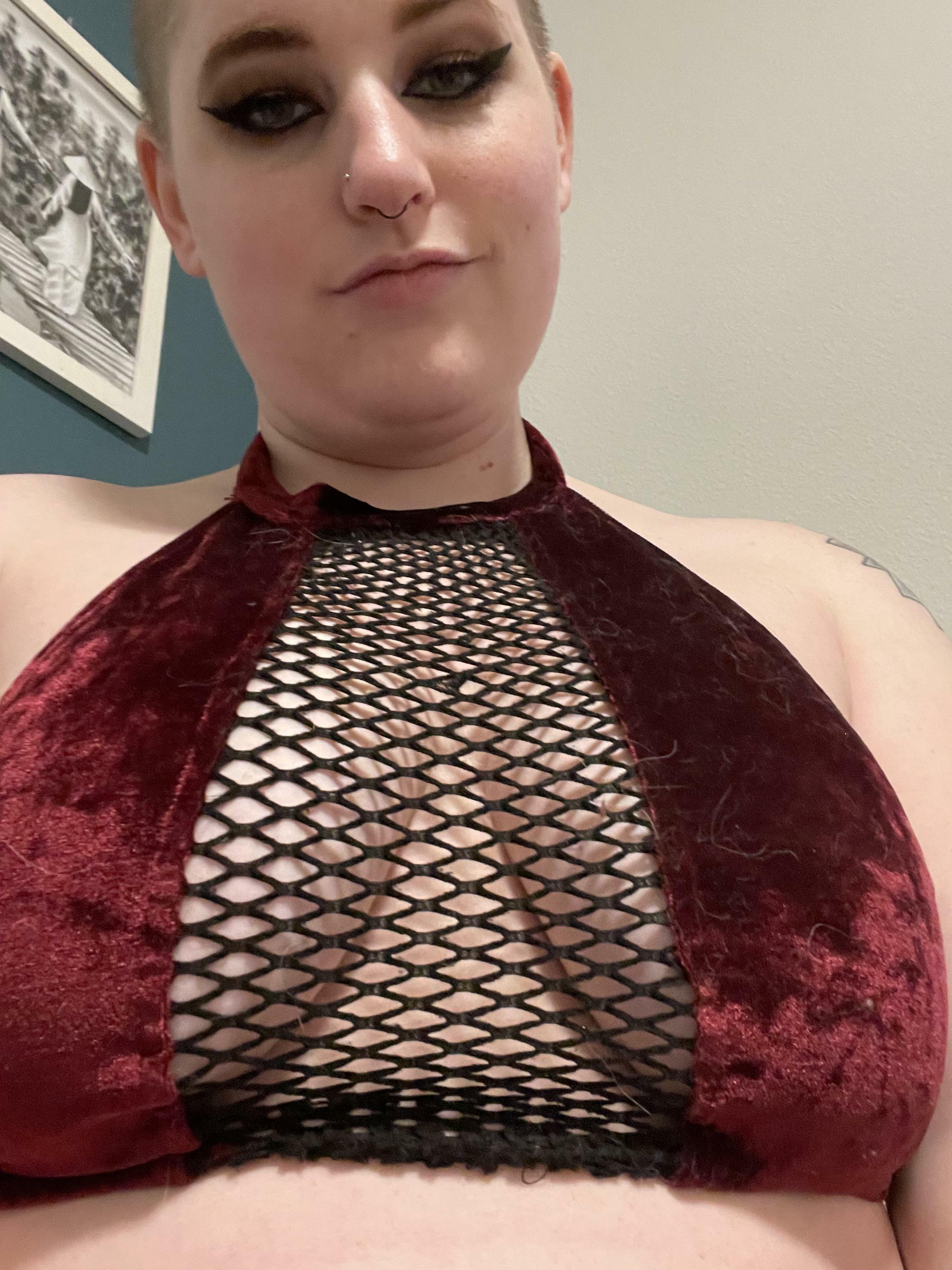 That underboob tho ?