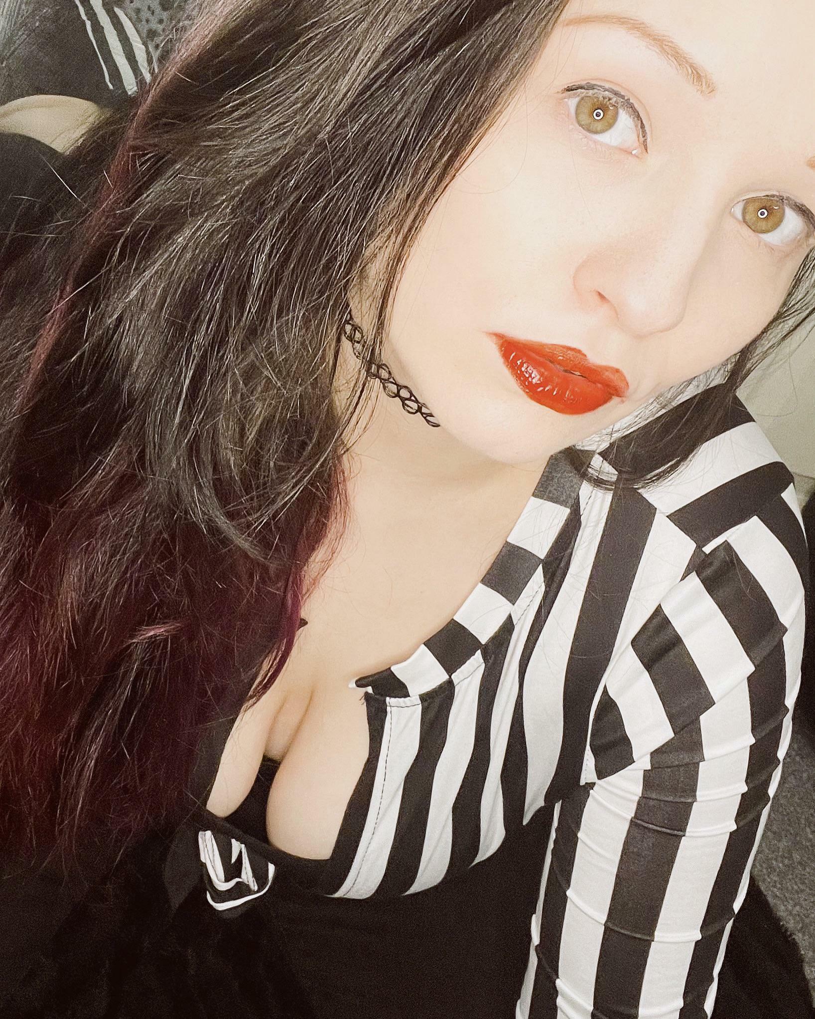 There’s no hiding these titties :)