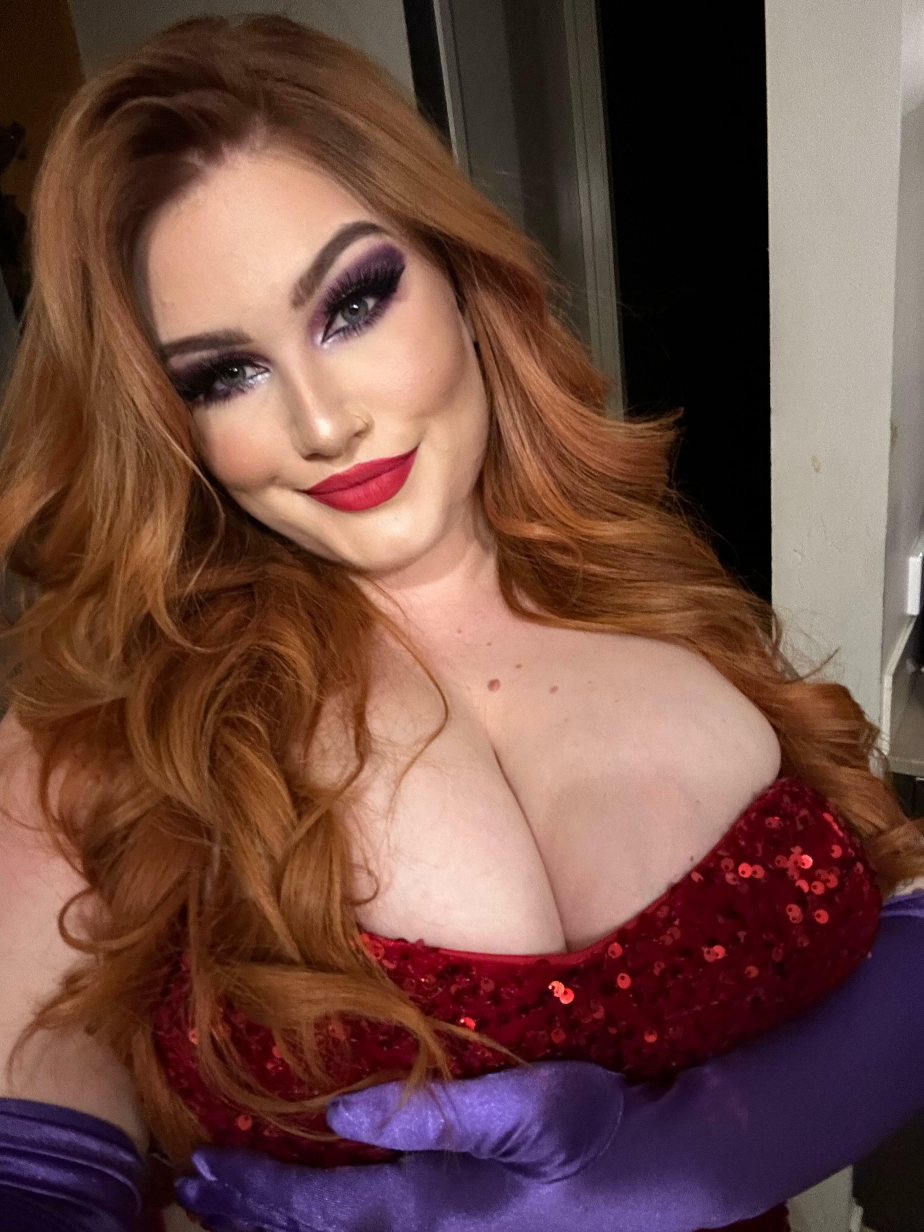 Some Jessica Rabbit cleavage for you ❤️