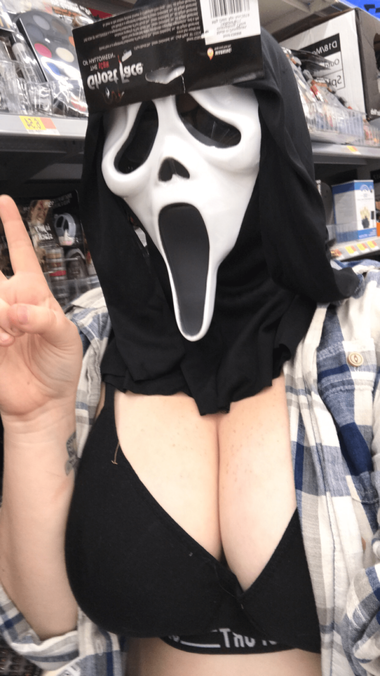 Spooky cleavage