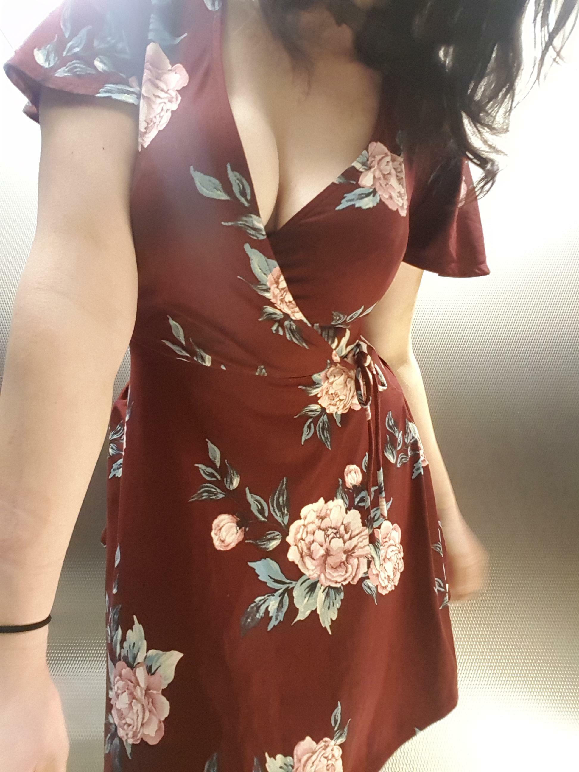 Doesn't this dress make my cleavage look amazing??