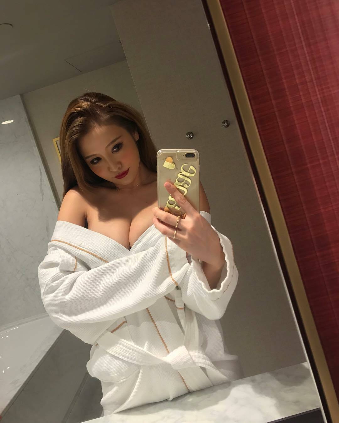 Bathrobe cleavage