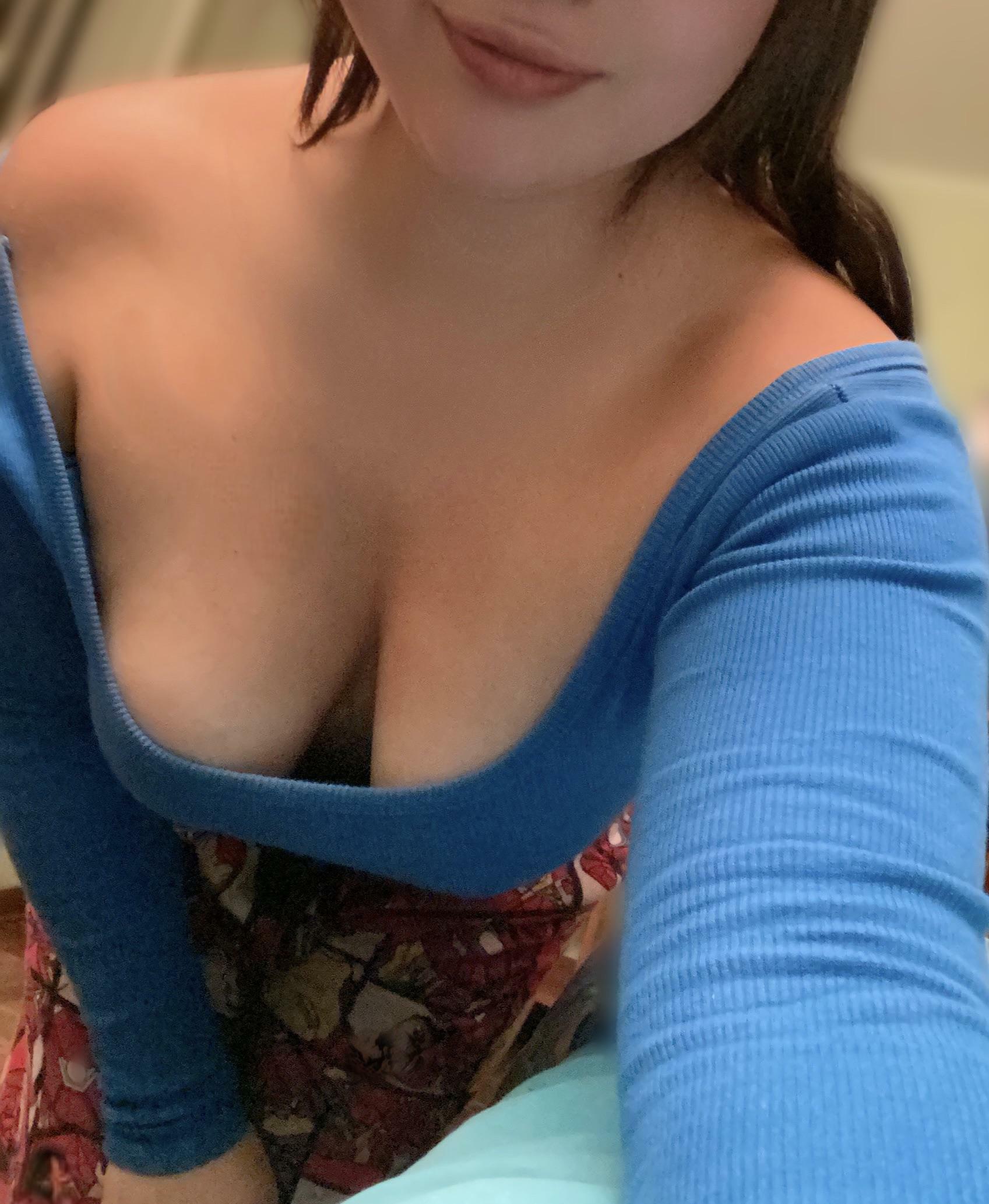 Hey i am just here for your goodnight kiss