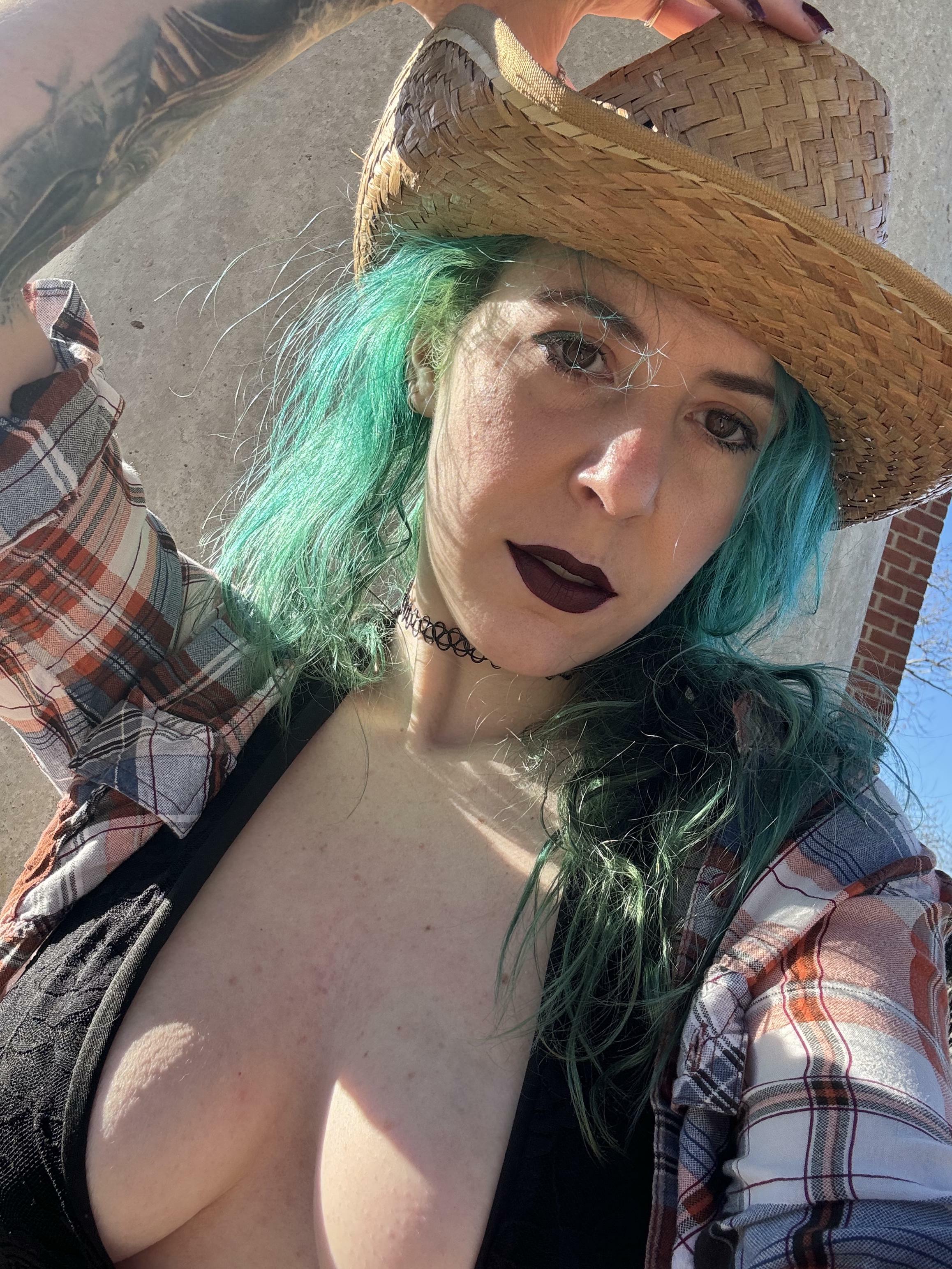 Cowgirl cleavage
