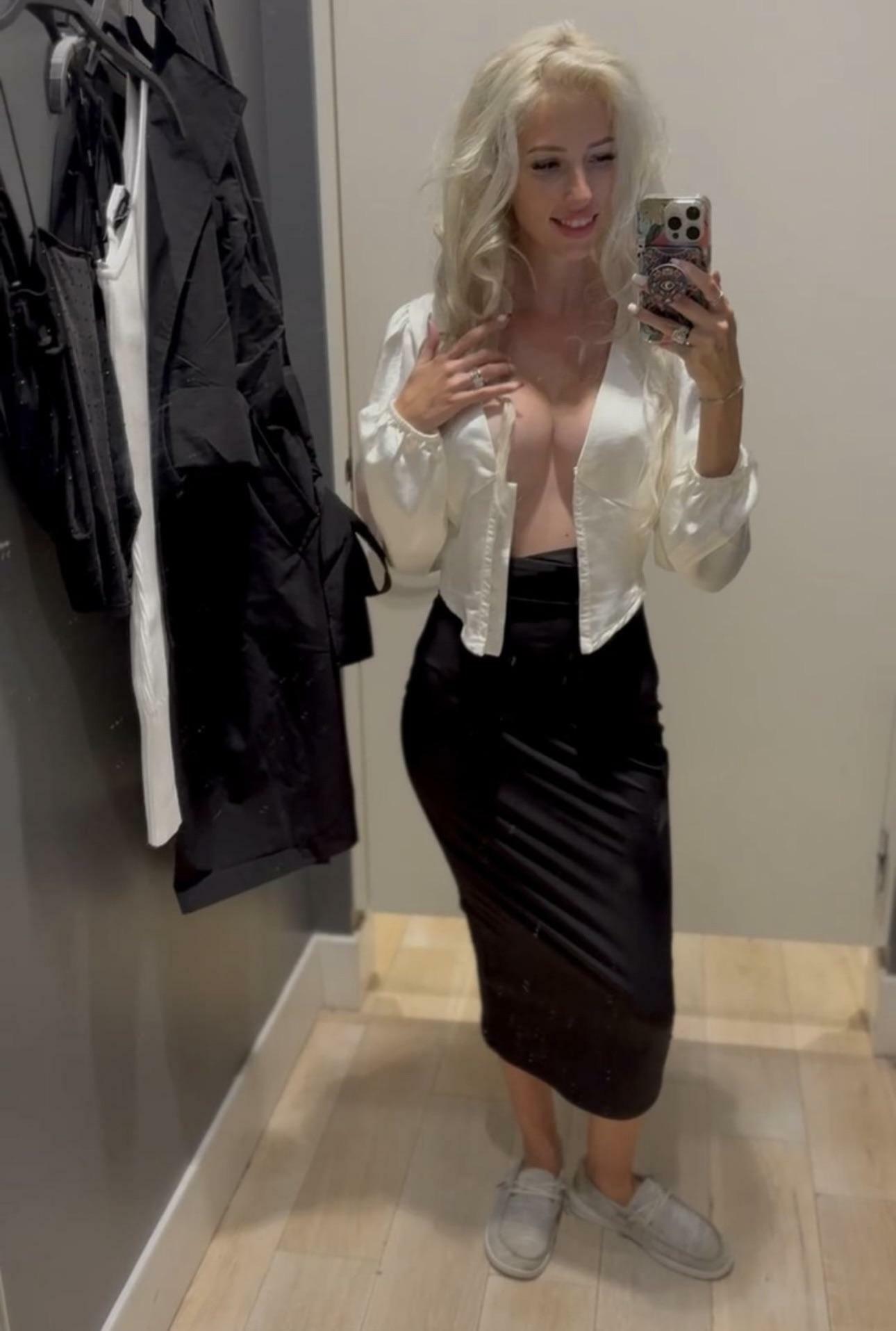 Walked out of the dressing room like this … loved seeing all the guys trying not to look  ;-)