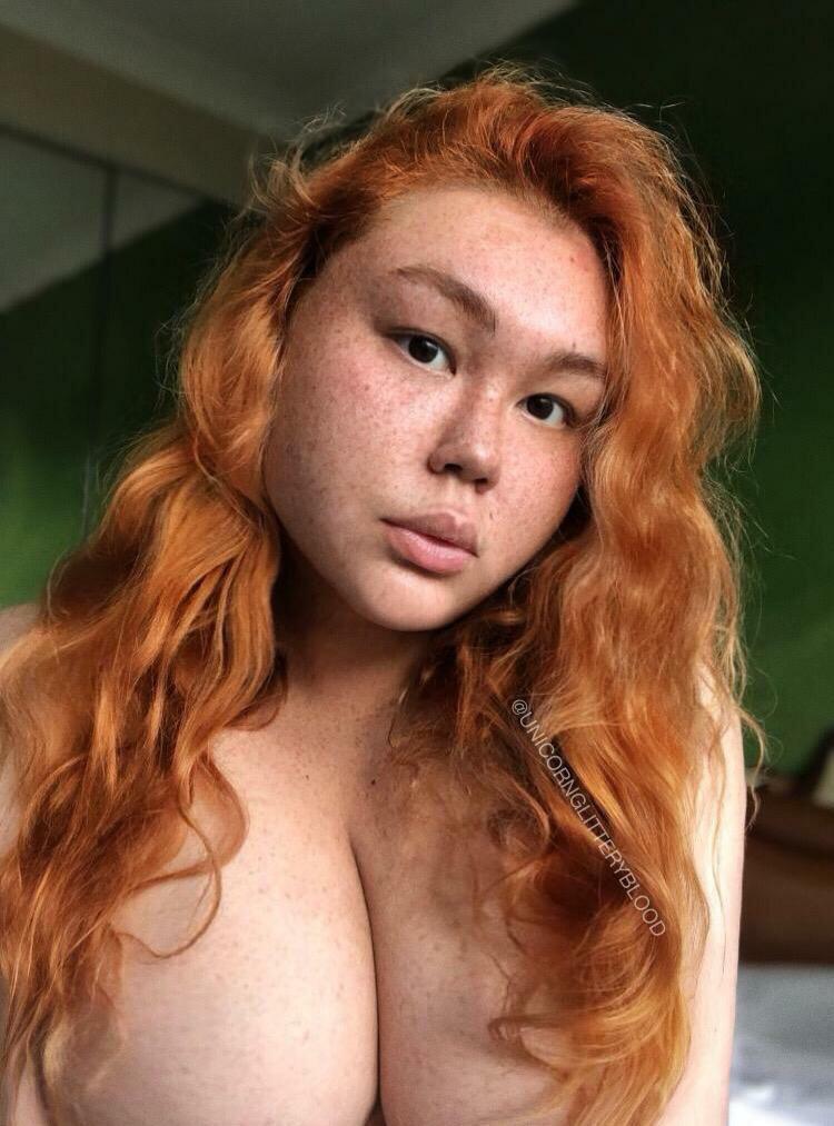 I know I only posts my boobs but I hope you’ll appreciate a simple no makeup selfie ?