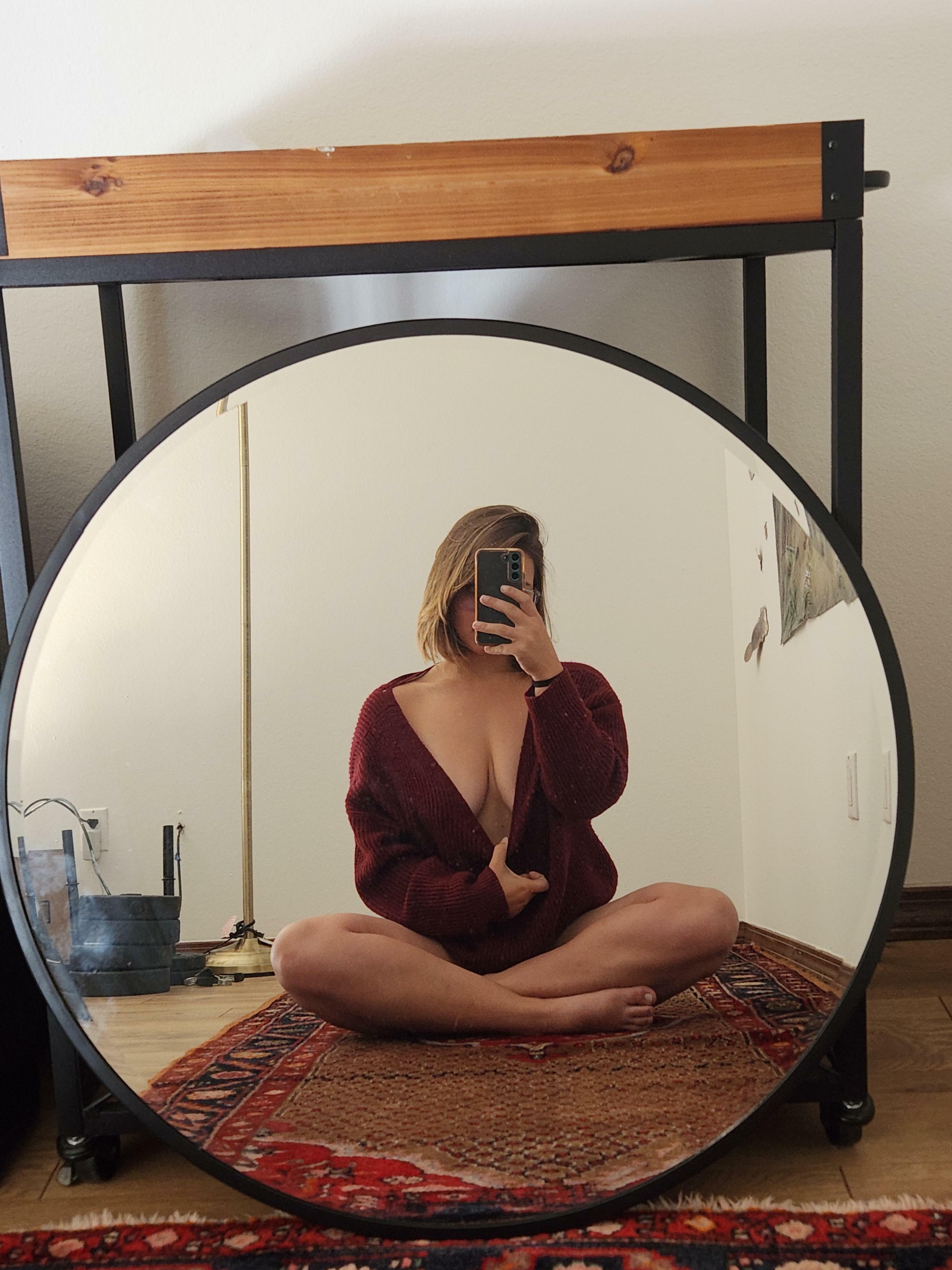 Do you like braless cleavage