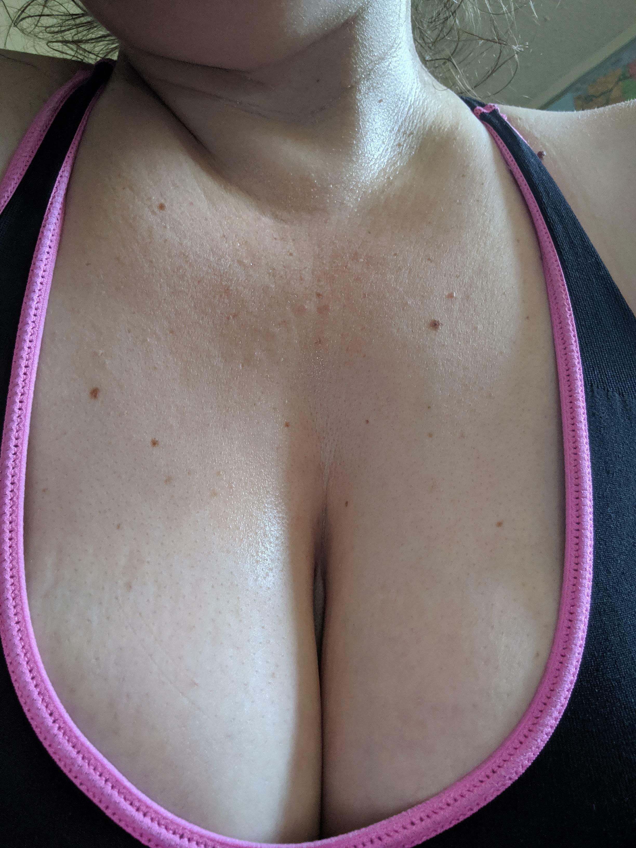 Post workout cleavage shot!