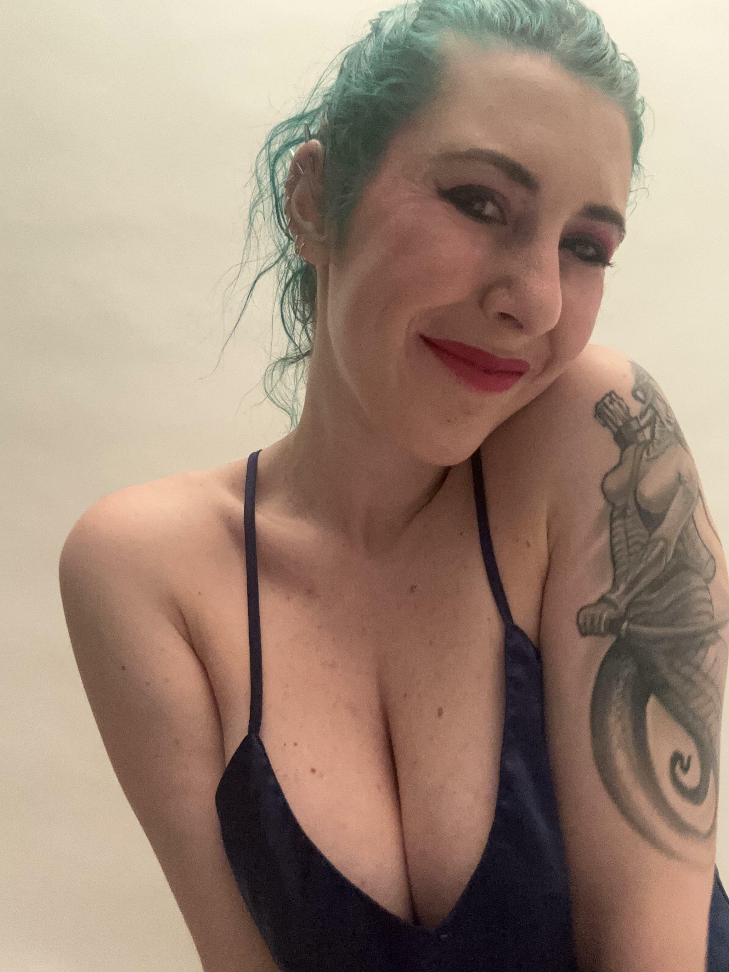 Cute cleavage
