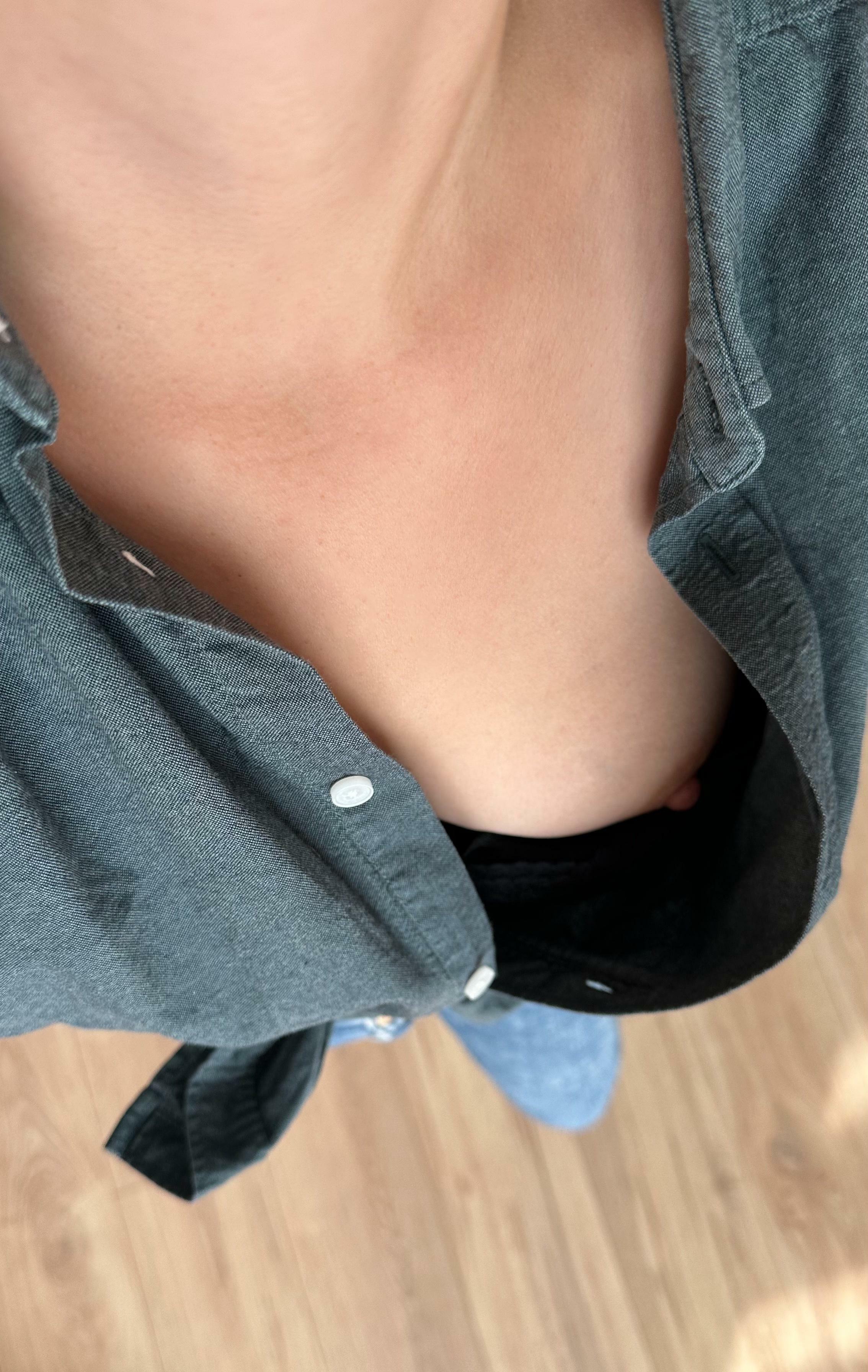 Excuse me, can you pass me the binder from above?