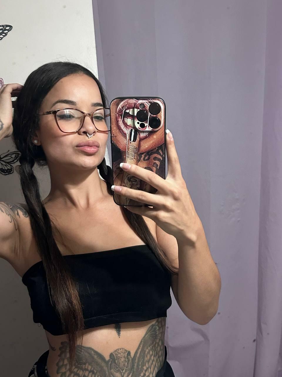 I wonder if guys love big tit latinas too