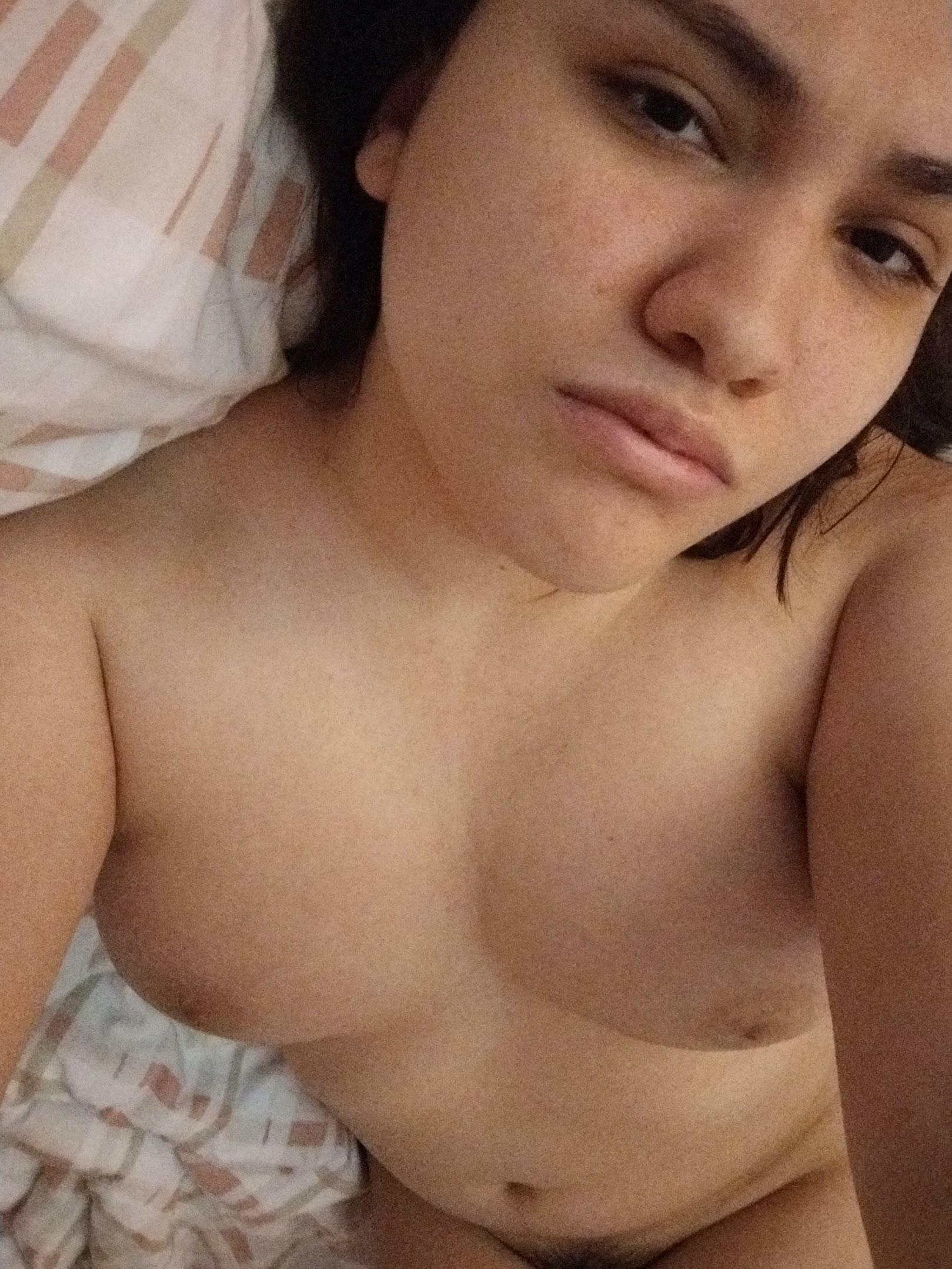 Hey! 21 latina ❤️ A little shy...