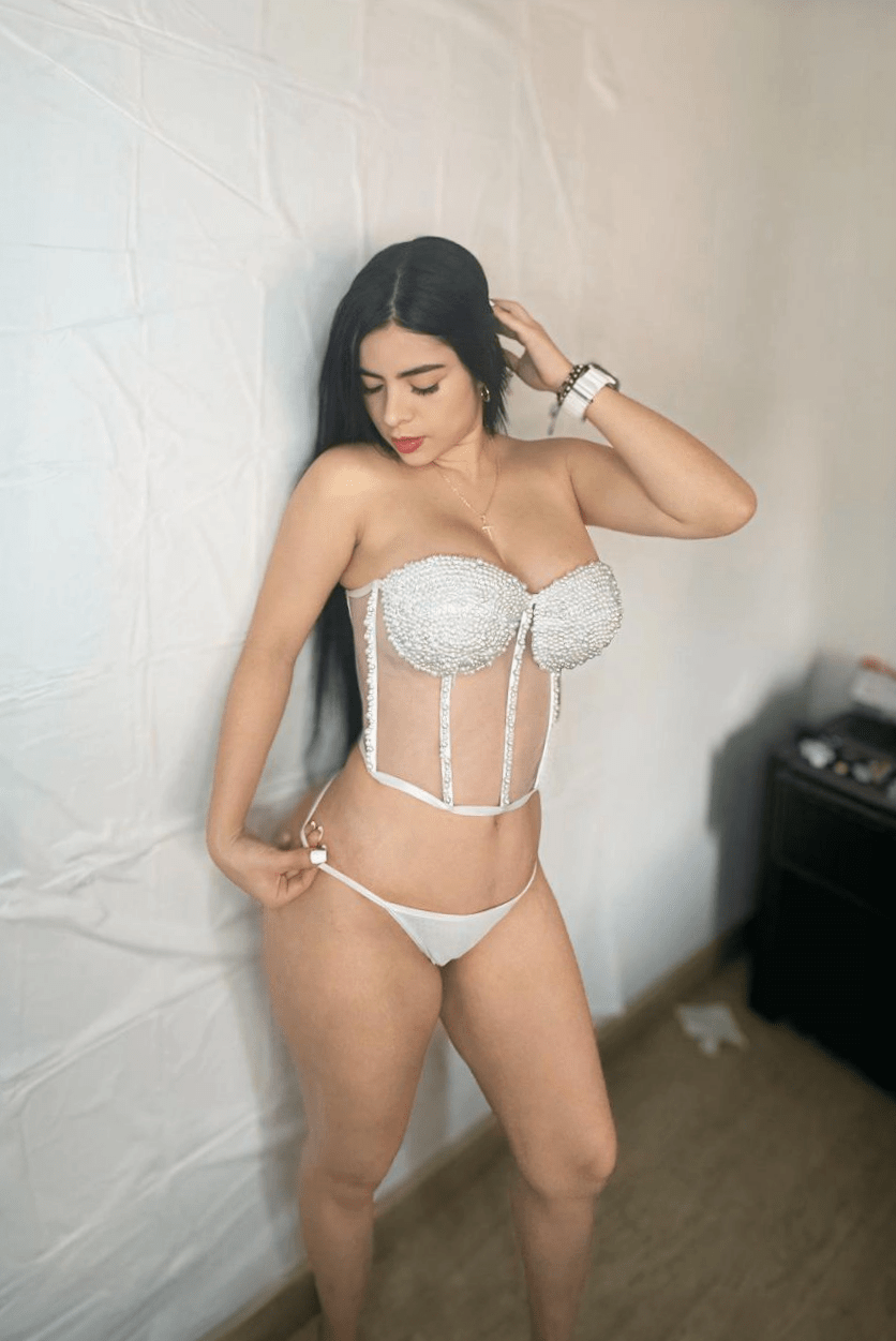 Enjoying my  latina body