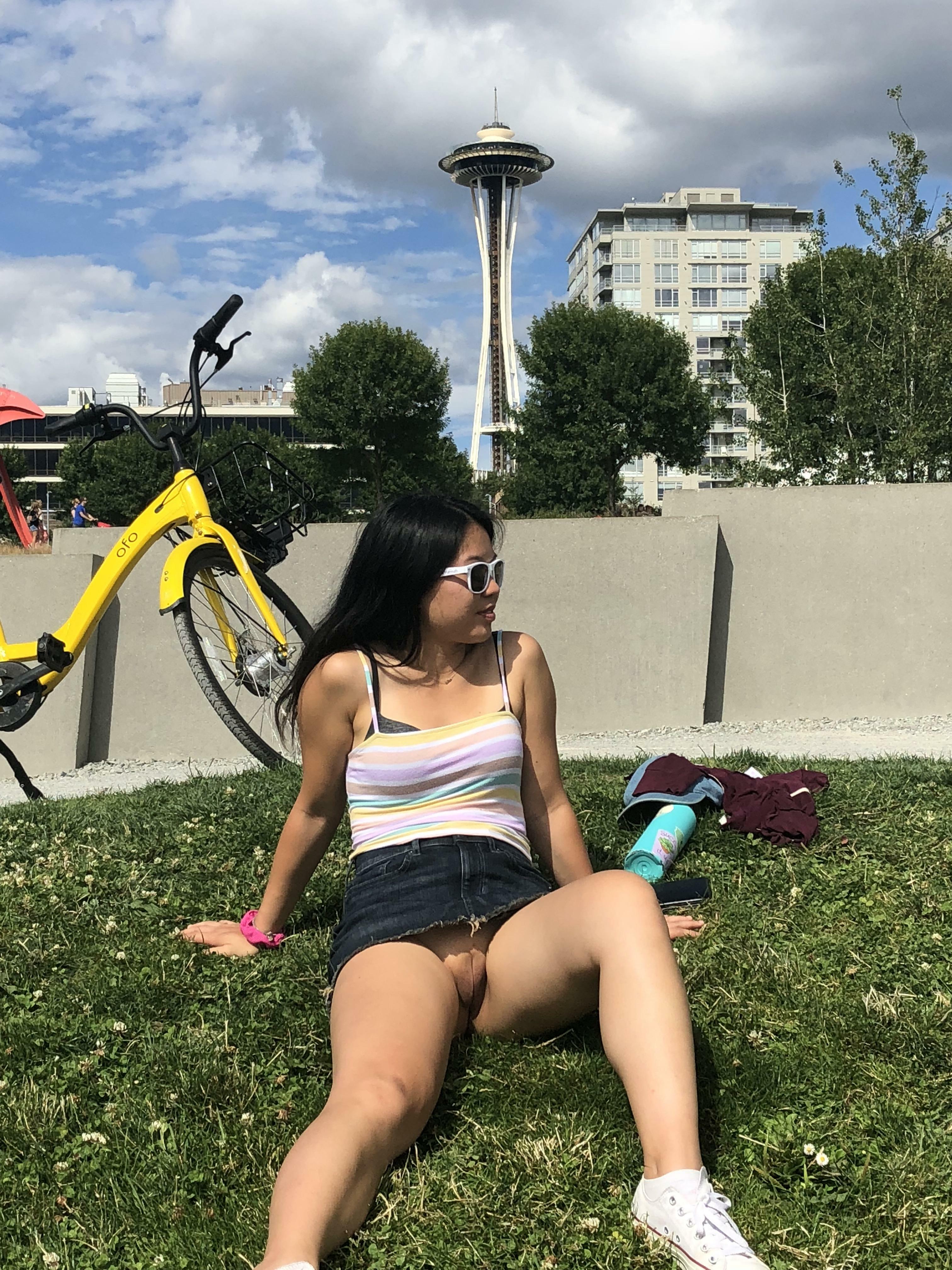 sunbathing in seattle â˜€ï¸