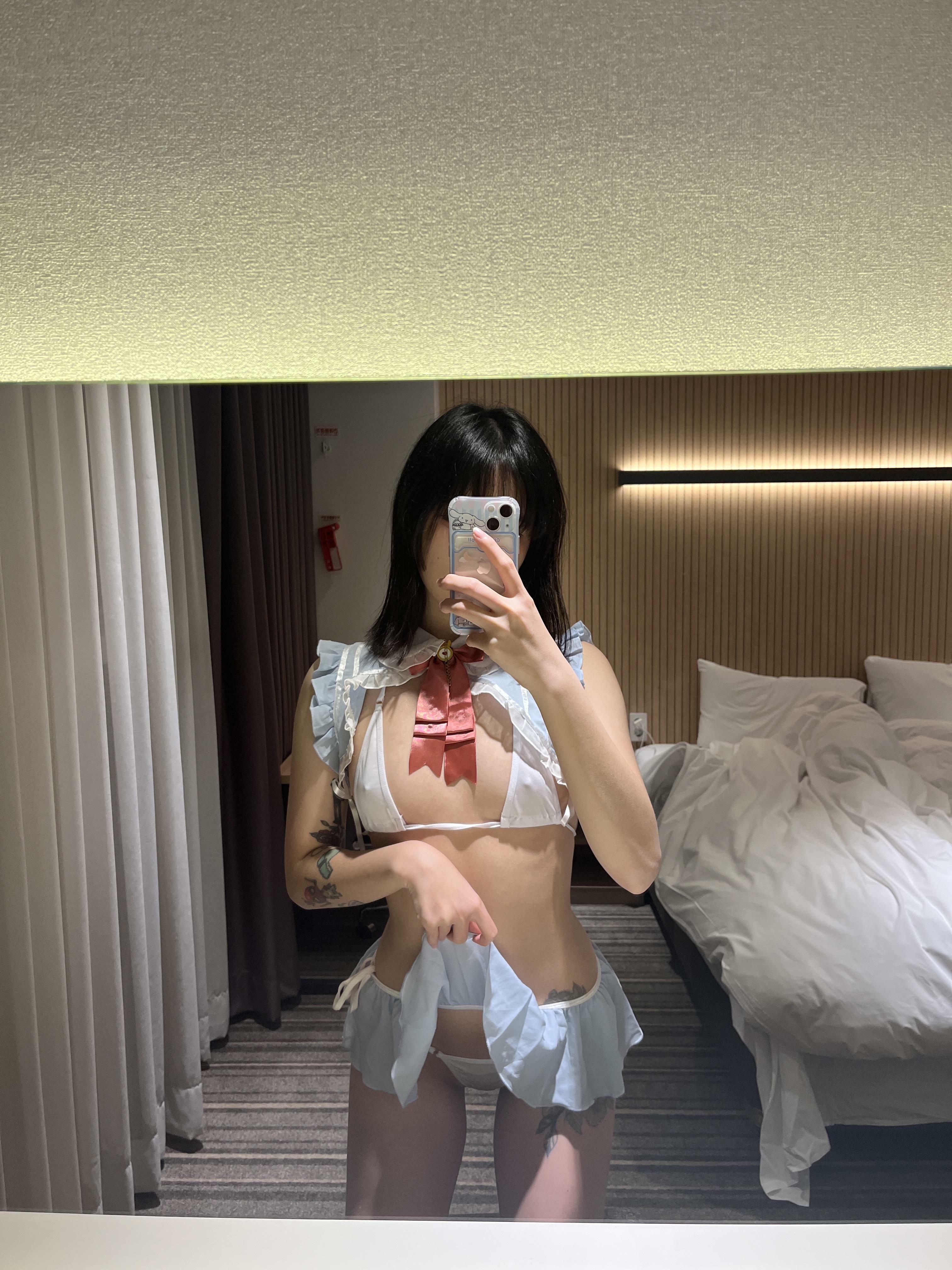 Am I your new dream girl?