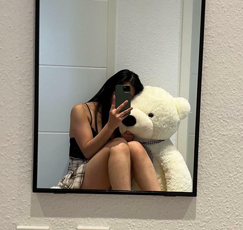 We two looking for a cuddlebuddy hh