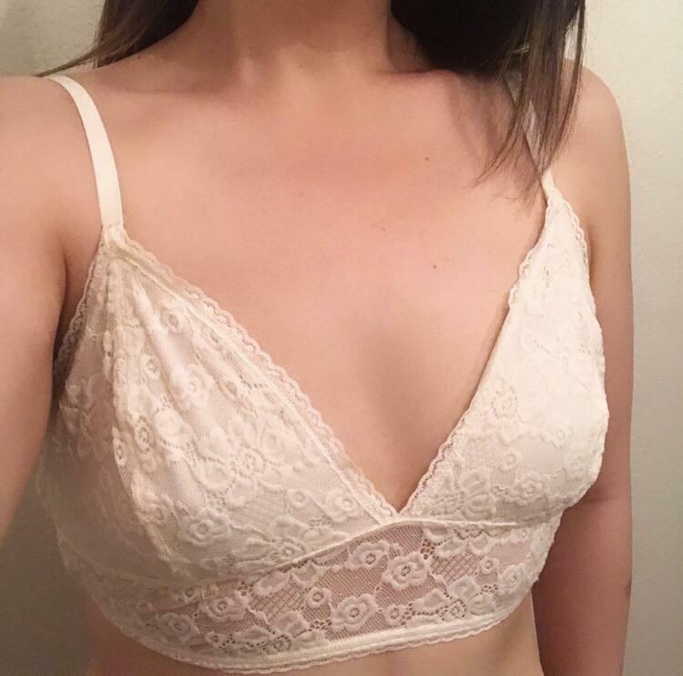 First post. Kinda shy. Who wants to see whatâ€™s underneath? â˜ºï¸