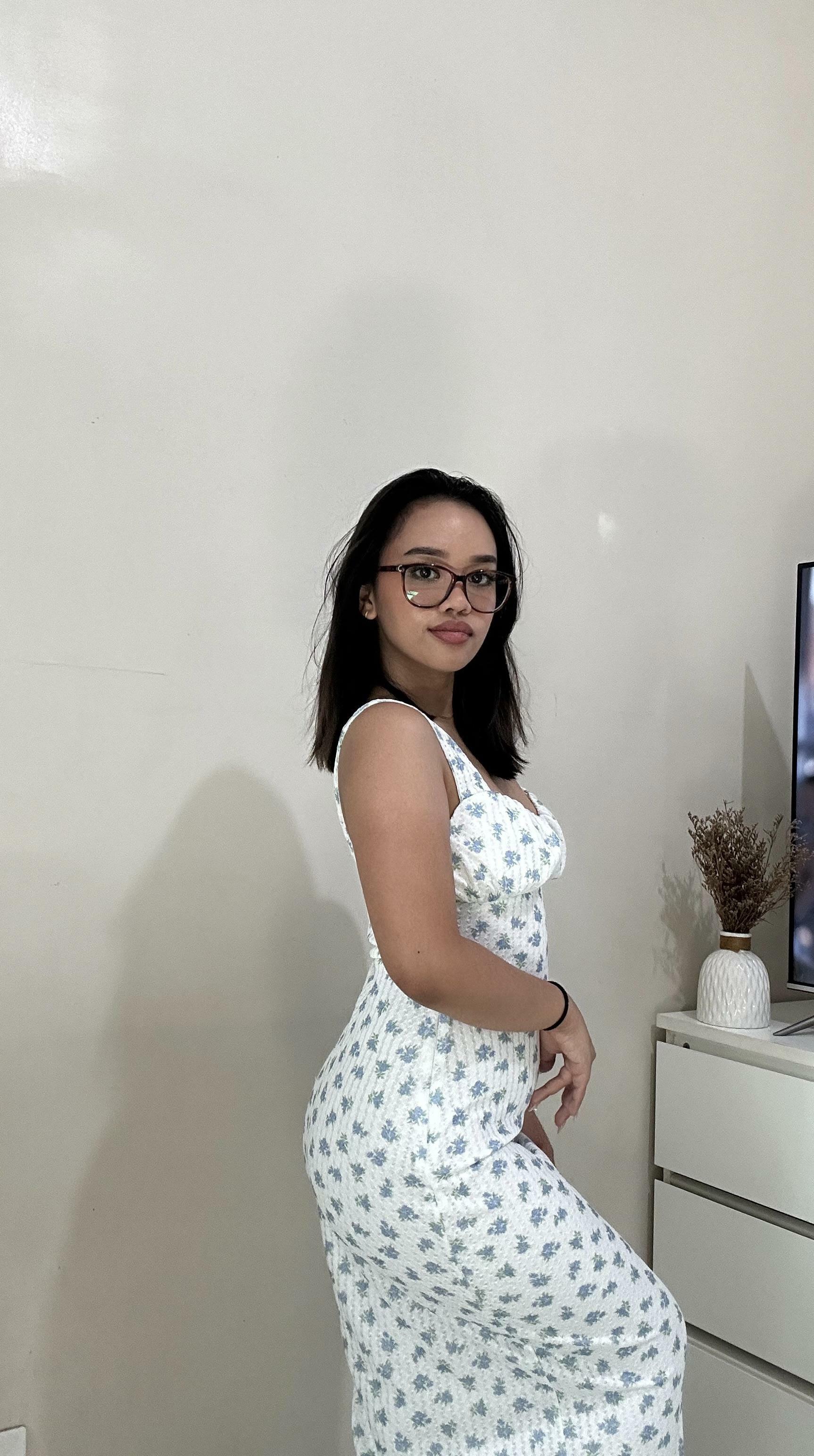 Awkward hands haha but thought I should show my new dress! ??