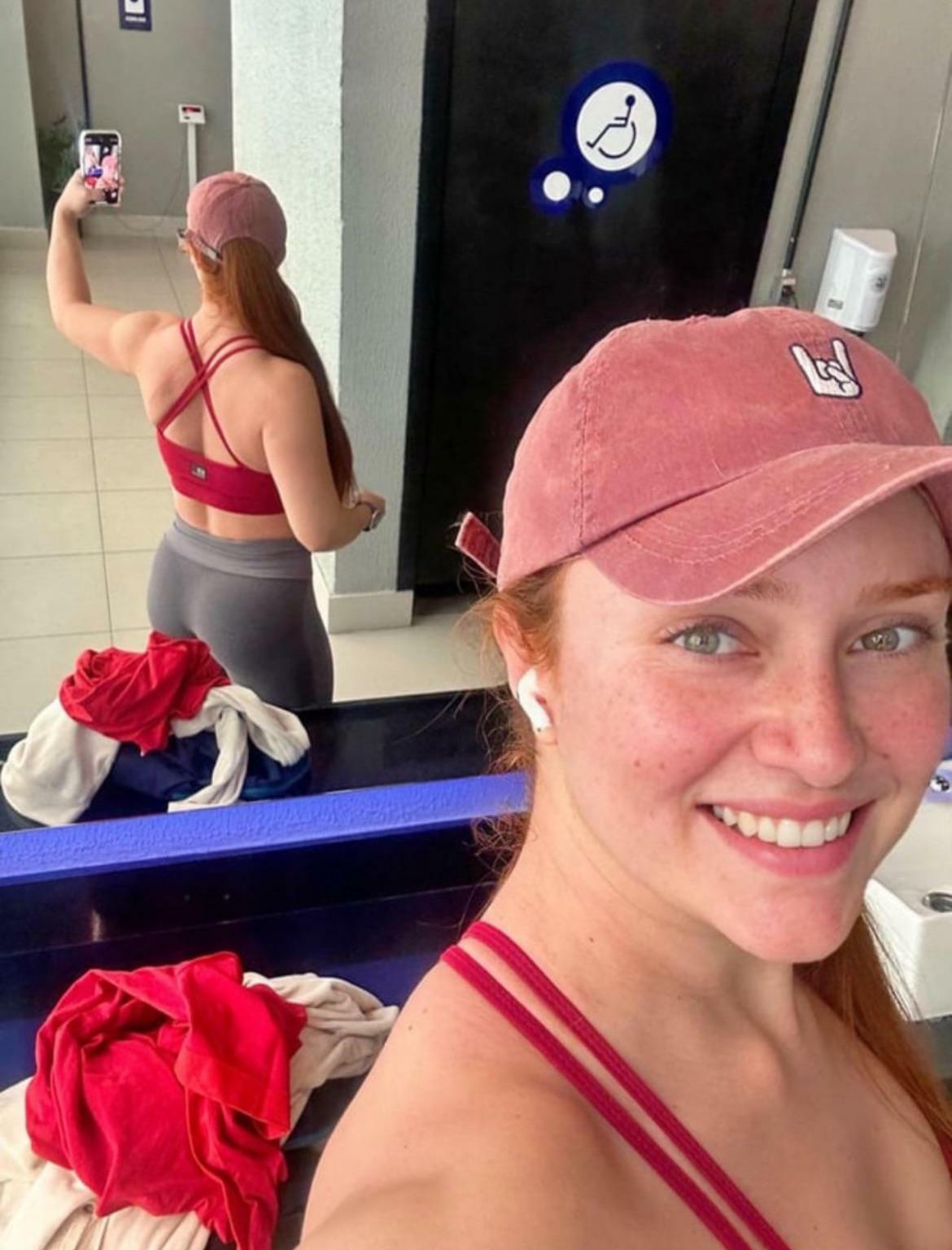 31 yrs old and never married. No panties needed to workout